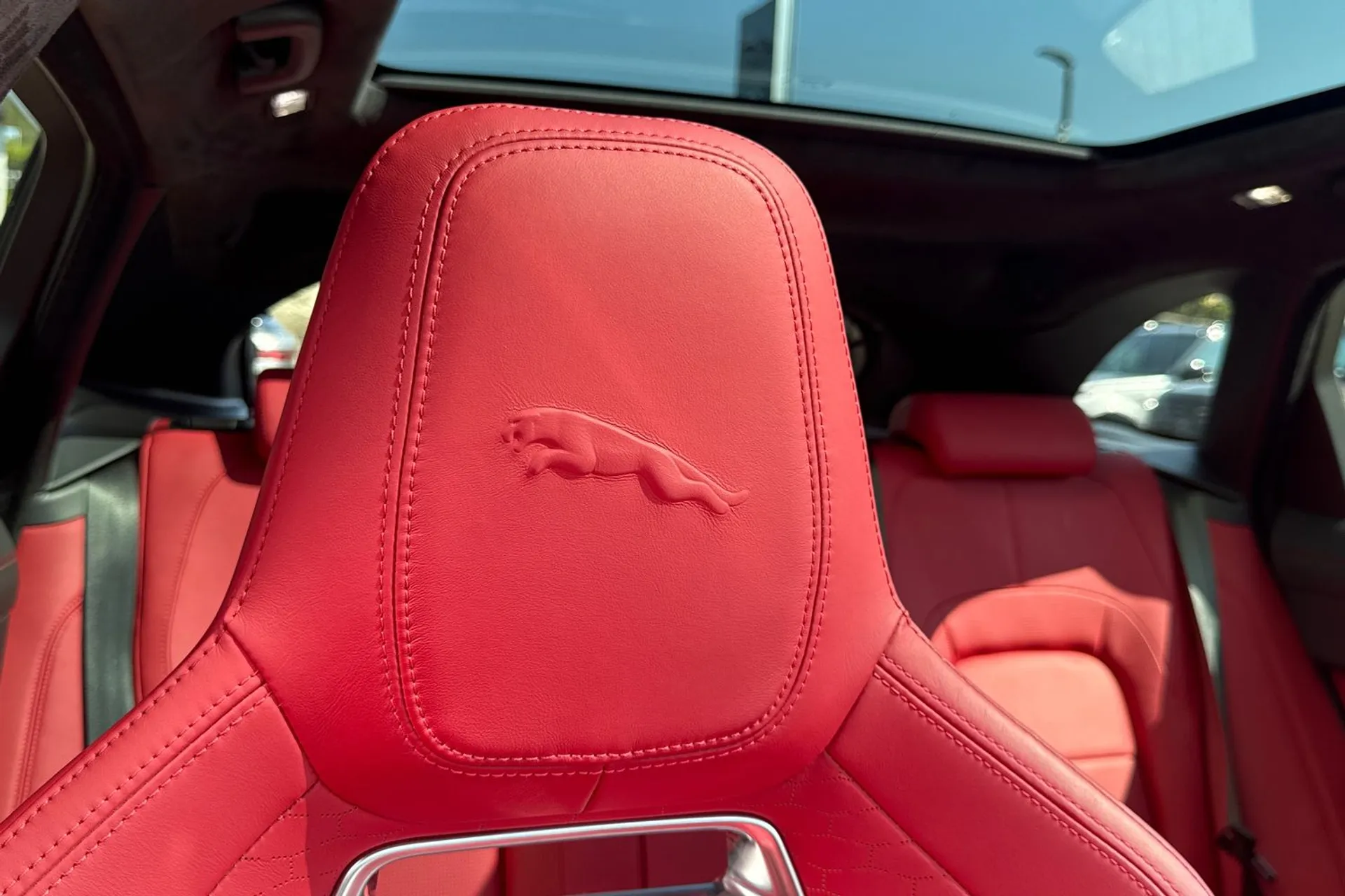 Jaguar F-PACE thumbnail image number 20
