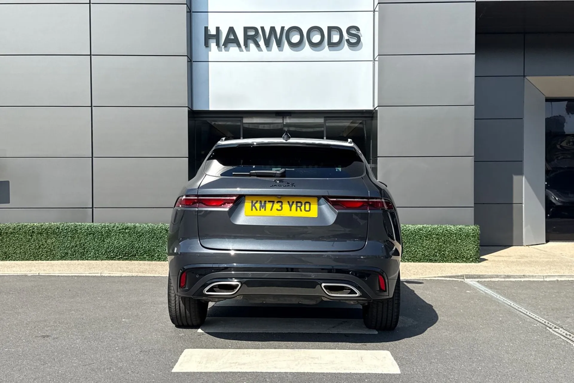 Jaguar F-PACE thumbnail image number 8