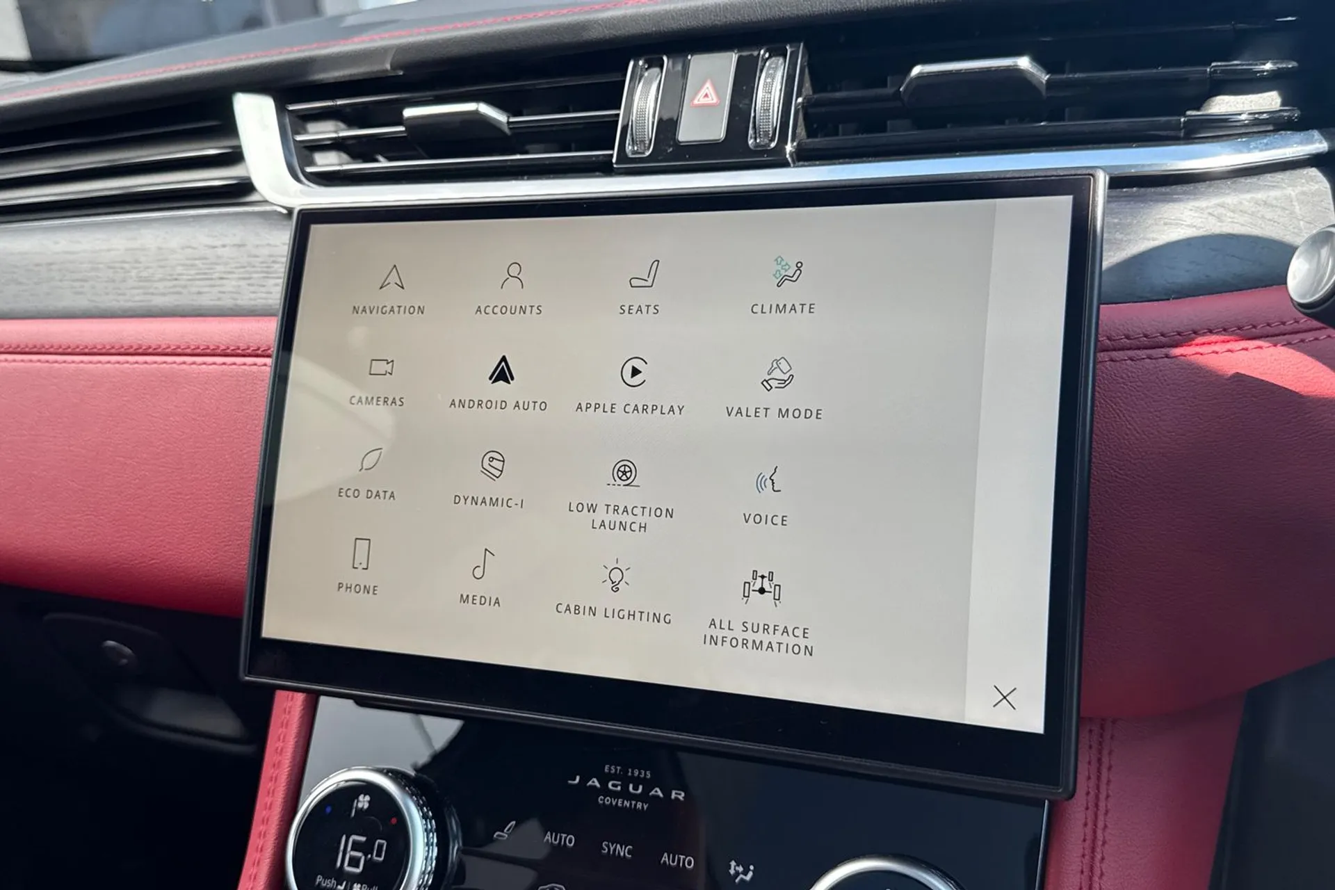 Jaguar F-PACE thumbnail image number 65