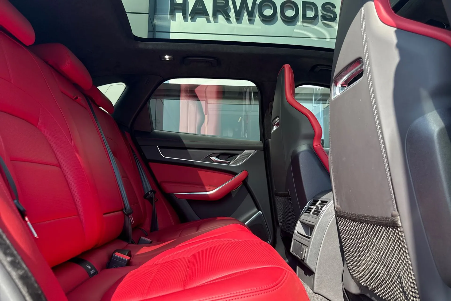 Jaguar F-PACE thumbnail image number 39
