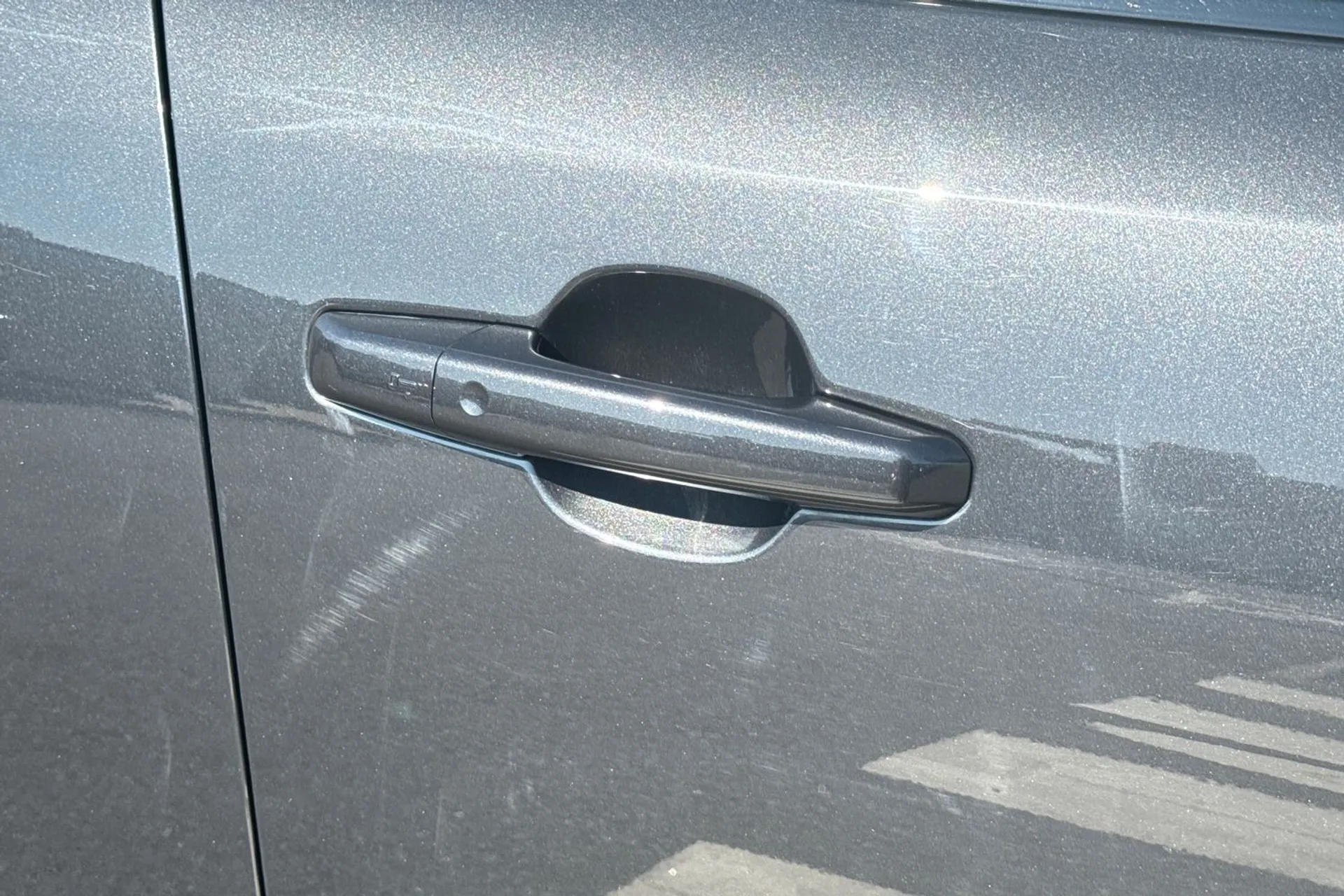 Jaguar F-PACE thumbnail image number 30