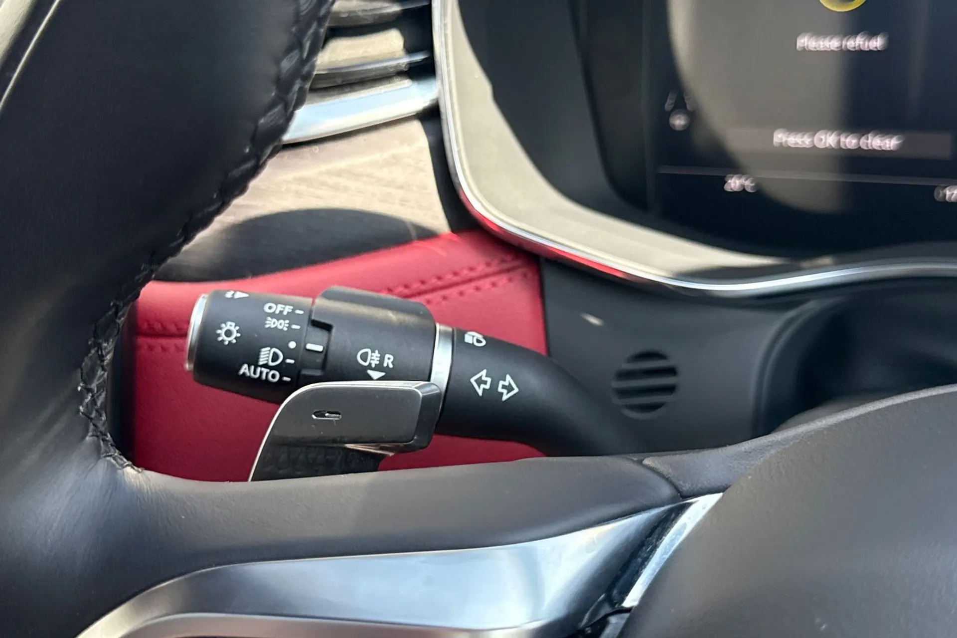 Jaguar F-PACE thumbnail image number 60
