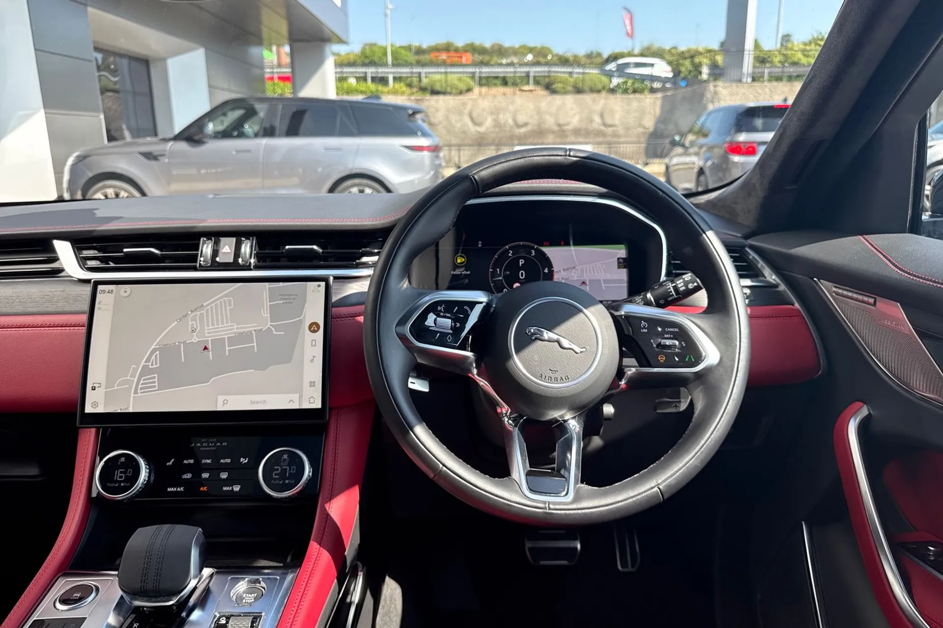 Jaguar F-PACE thumbnail image number 50