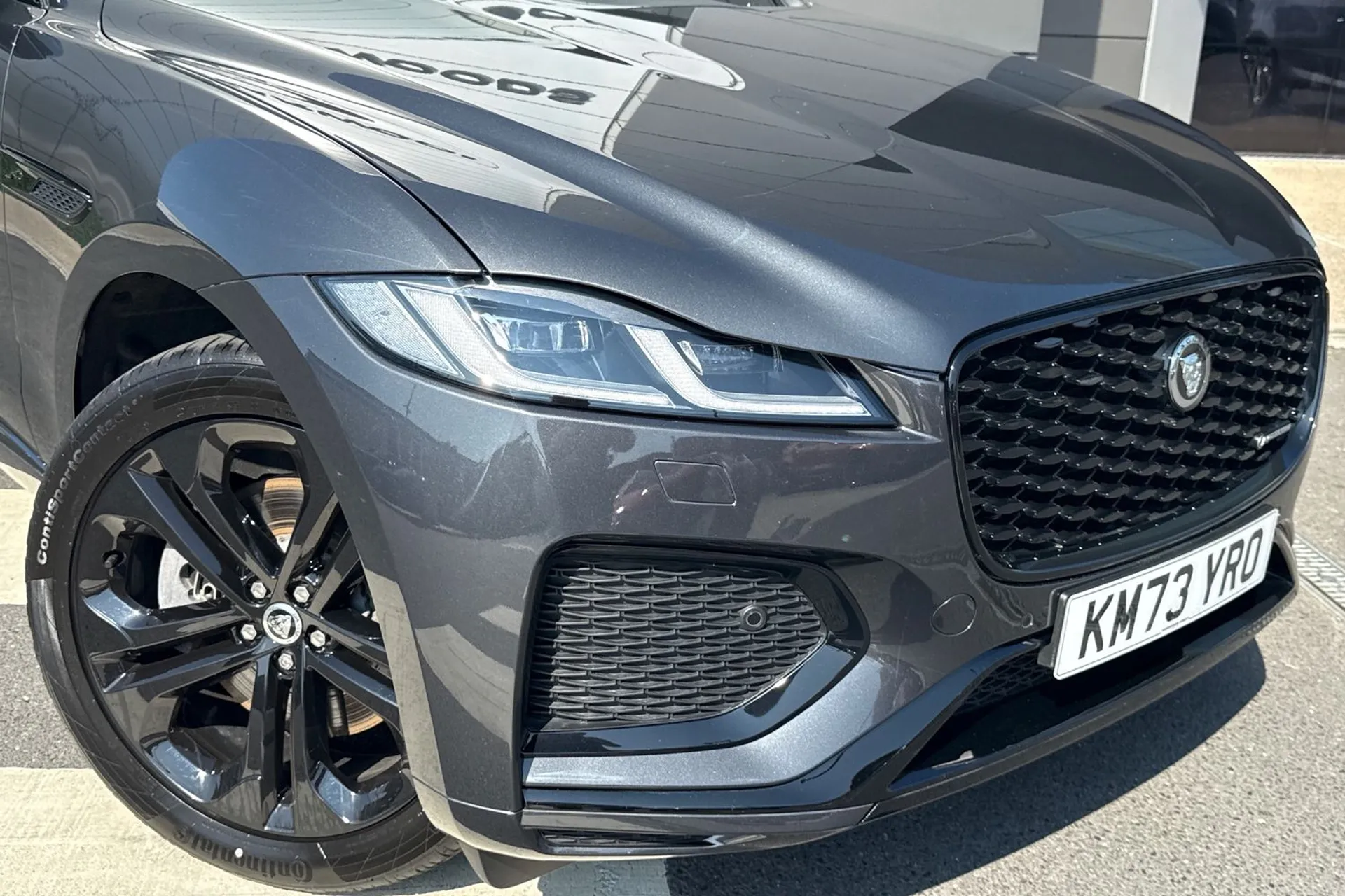Jaguar F-PACE thumbnail image number 25