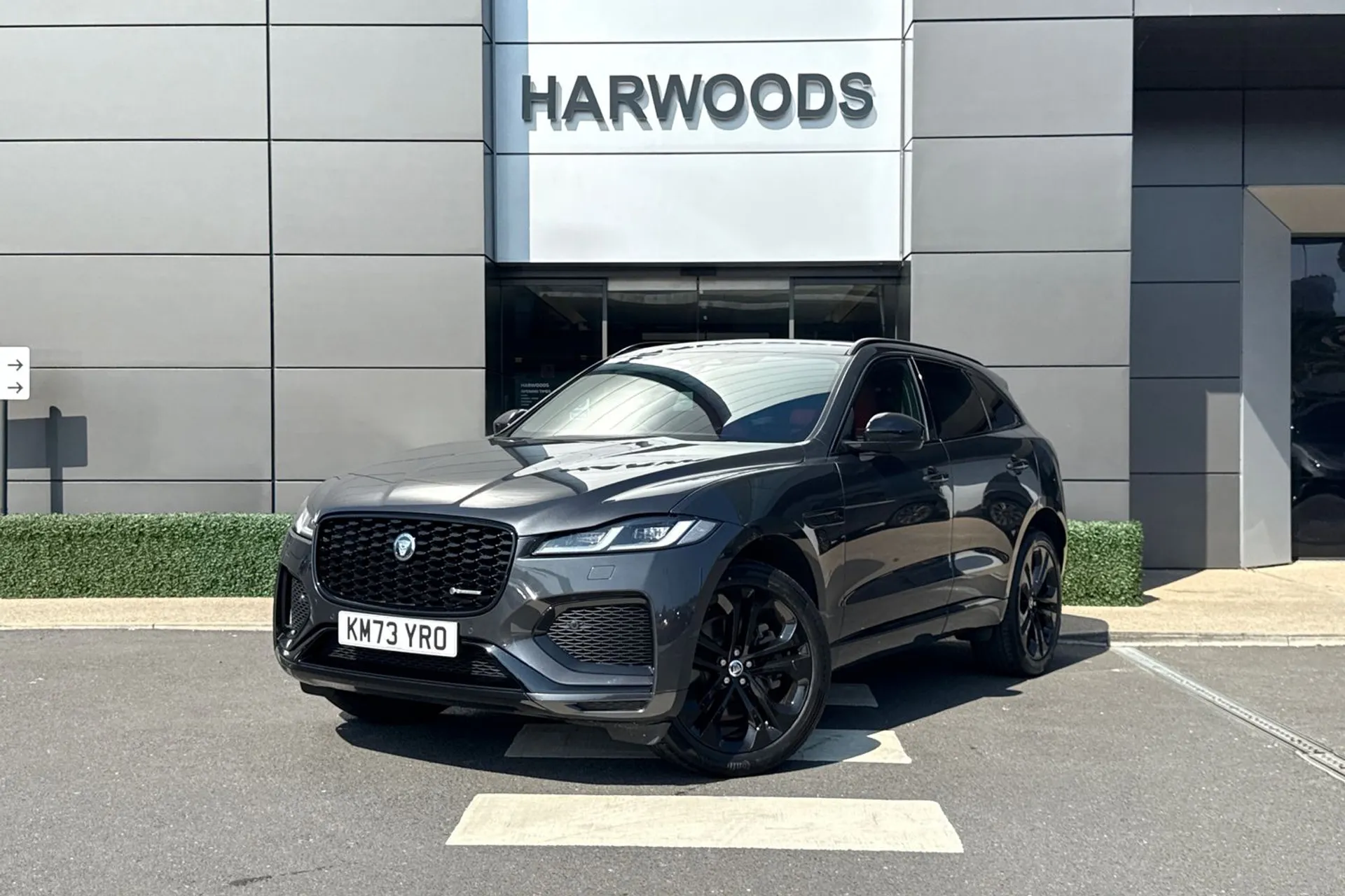 Jaguar F-PACE thumbnail image number 15