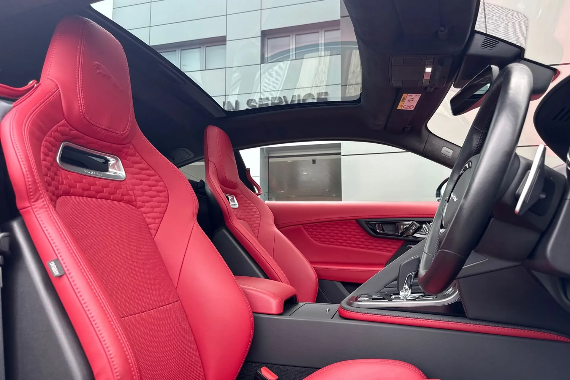 Jaguar F-TYPE thumbnail image number 25