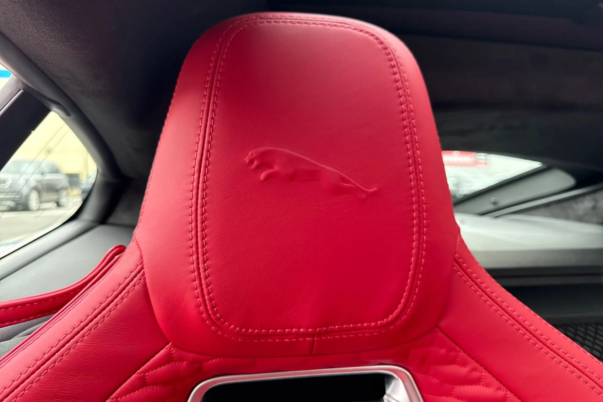 Jaguar F-TYPE thumbnail image number 26
