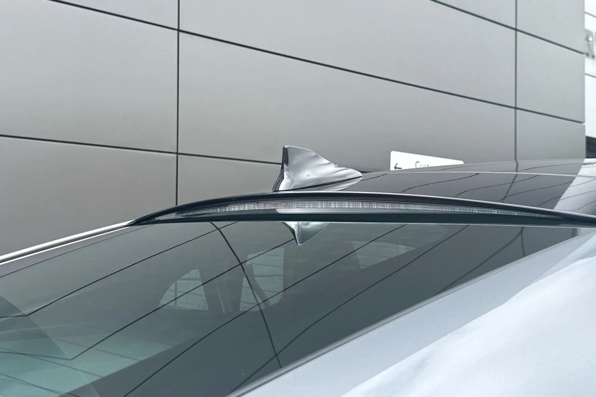 Jaguar F-TYPE thumbnail image number 38