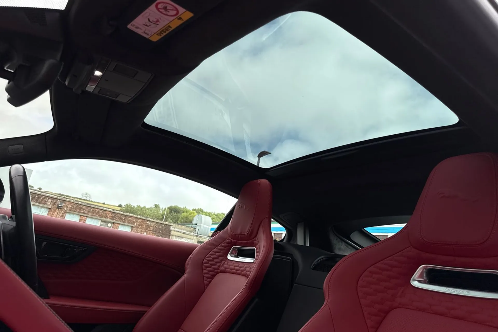 Jaguar F-TYPE thumbnail image number 37
