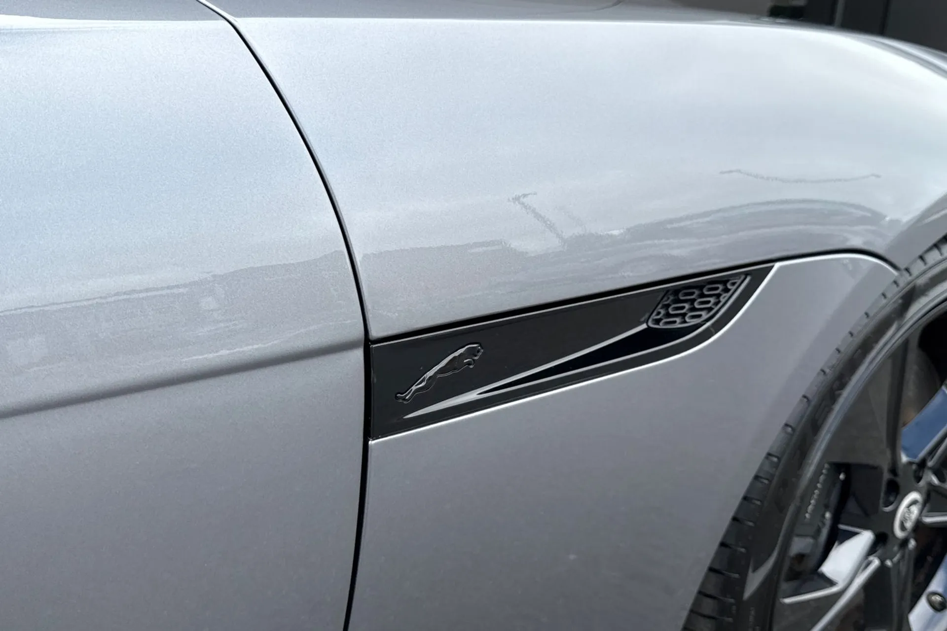 Jaguar F-TYPE thumbnail image number 29
