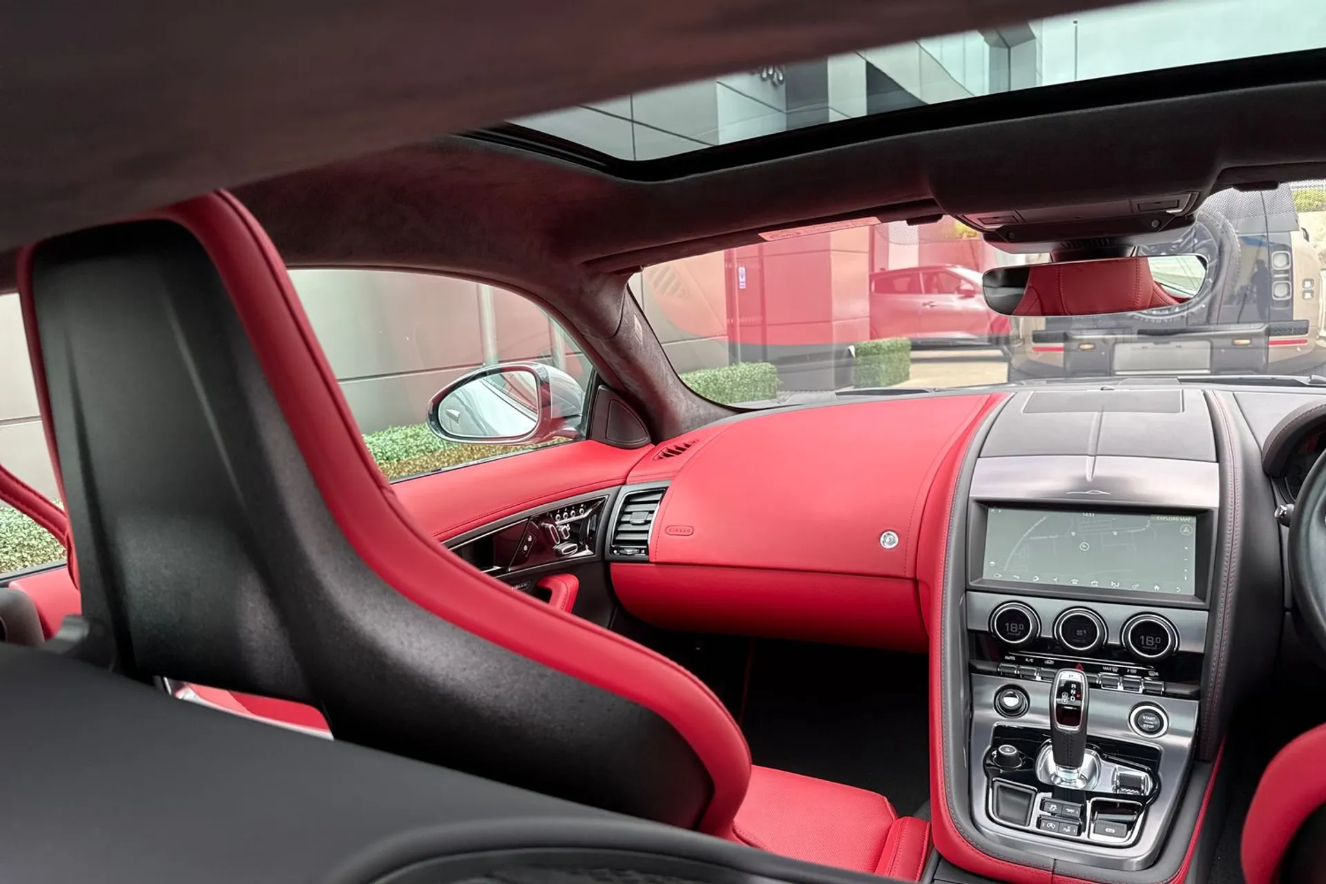 Jaguar F-TYPE thumbnail image number 46
