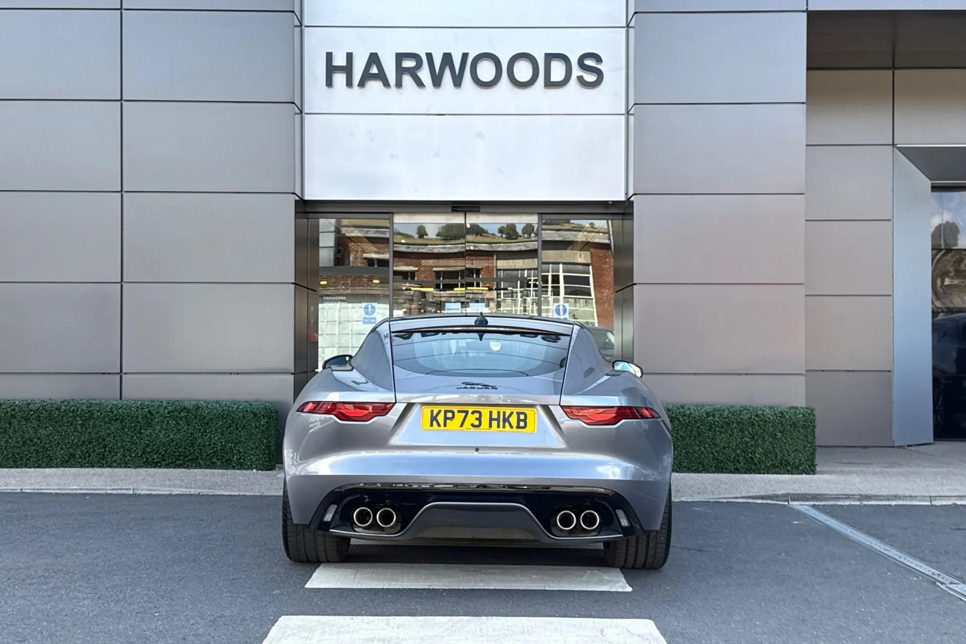 Jaguar F-TYPE thumbnail image number 8