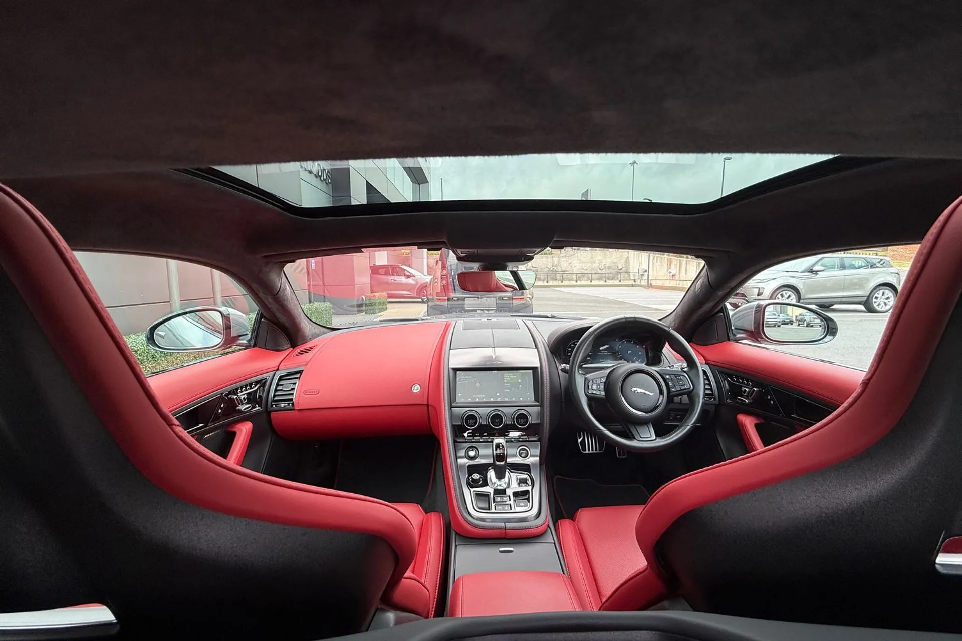 Jaguar F-TYPE thumbnail image number 3