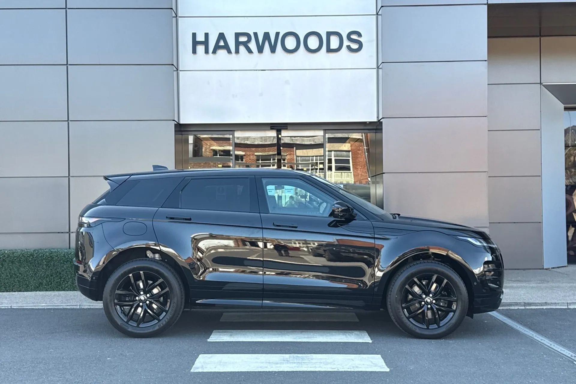 LAND ROVER RANGE ROVER EVOQUE thumbnail image number 2