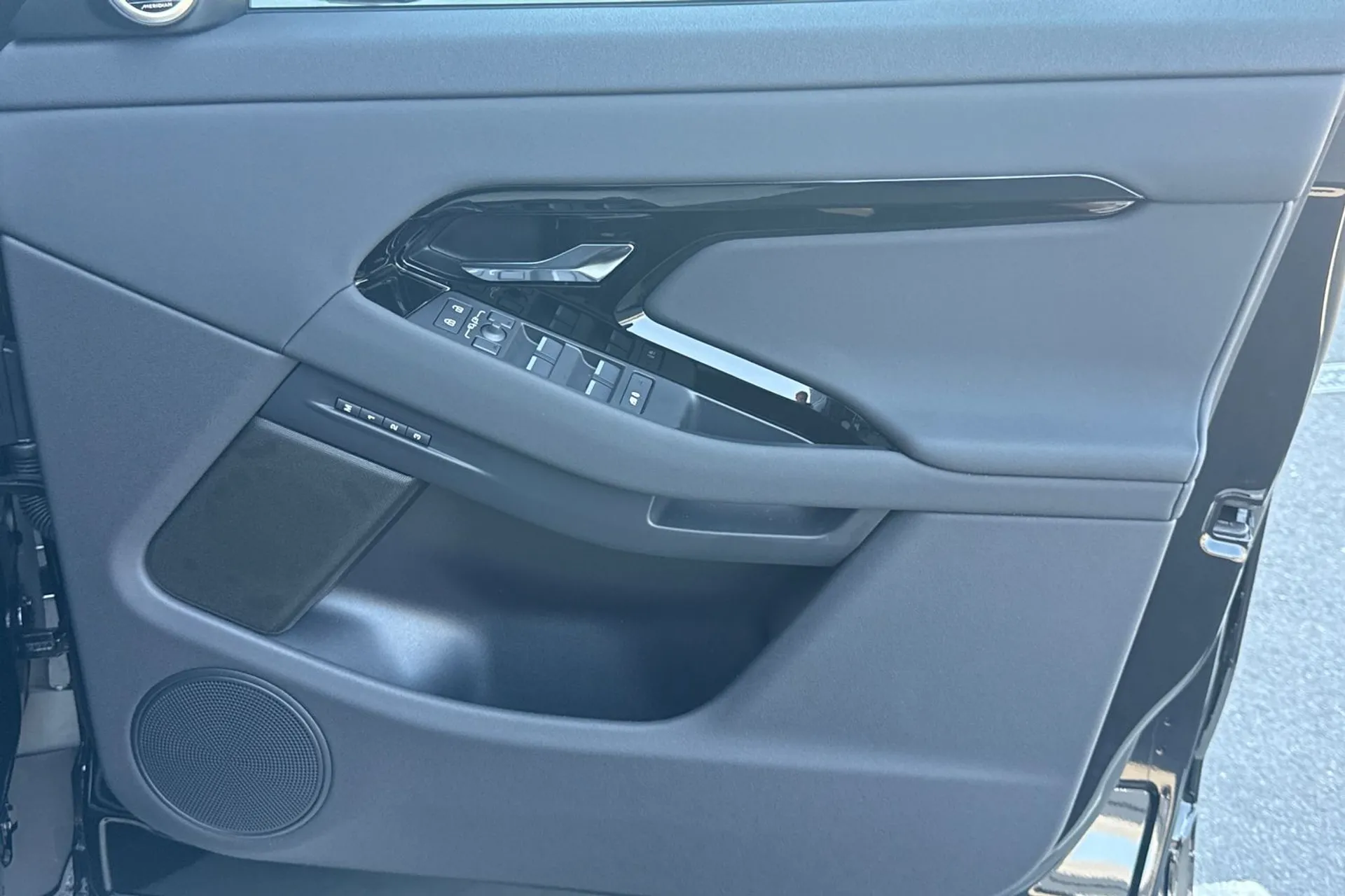 LAND ROVER RANGE ROVER EVOQUE thumbnail image number 47