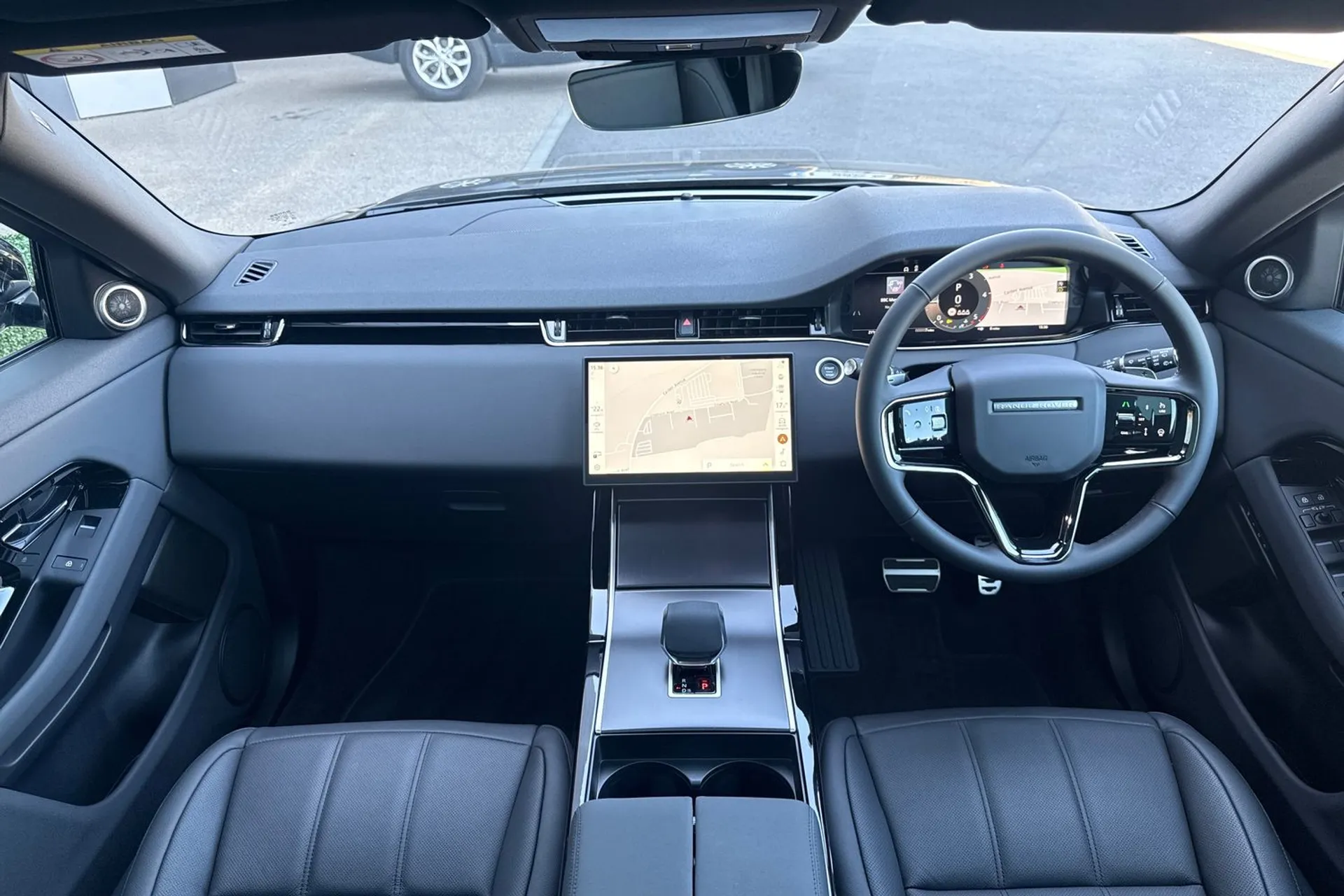 LAND ROVER RANGE ROVER EVOQUE thumbnail image number 38