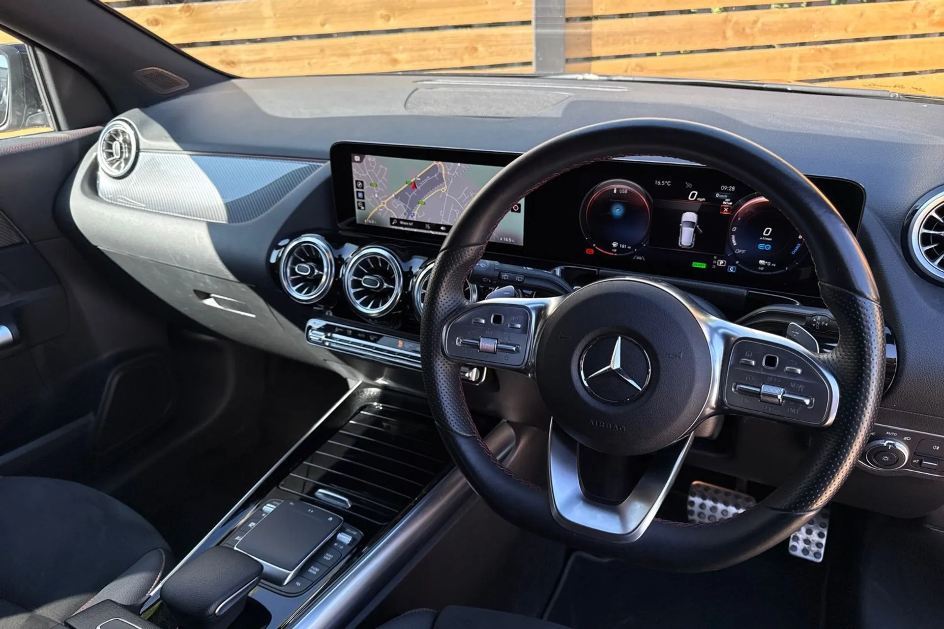 MERCEDES-BENZ GLA thumbnail image number 28