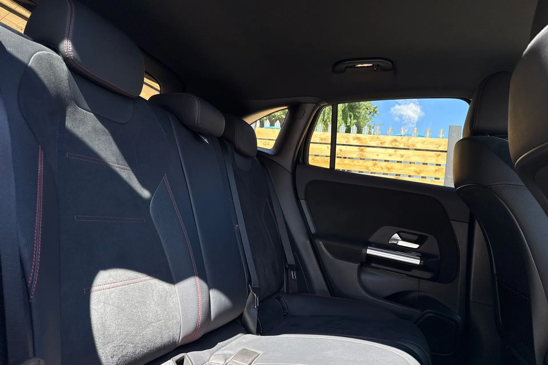 MERCEDES-BENZ GLA thumbnail image number 24