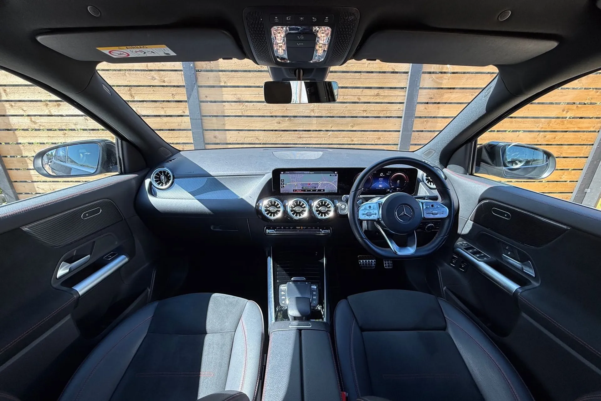 MERCEDES-BENZ GLA thumbnail image number 3