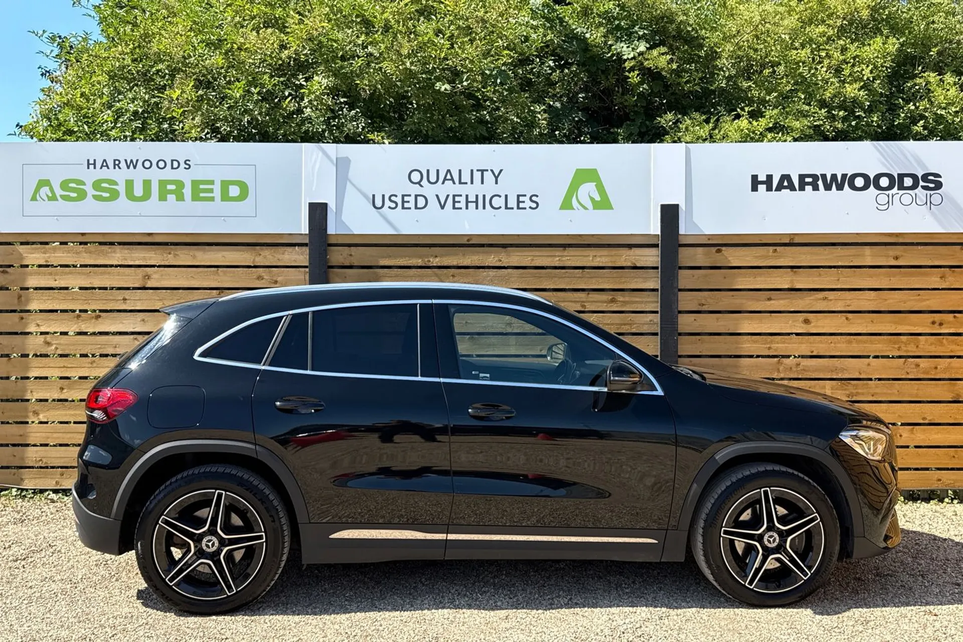 MERCEDES-BENZ GLA thumbnail image number 2