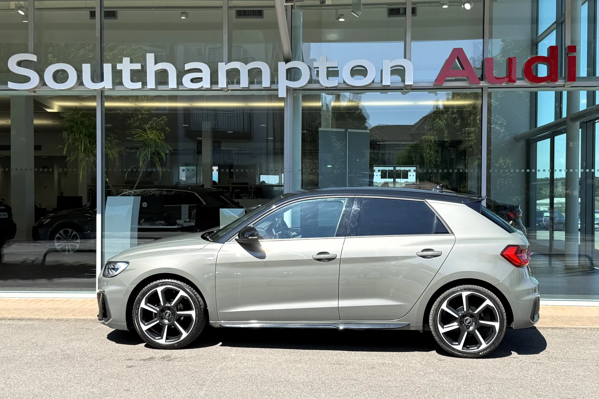 Audi A1 thumbnail image number 42