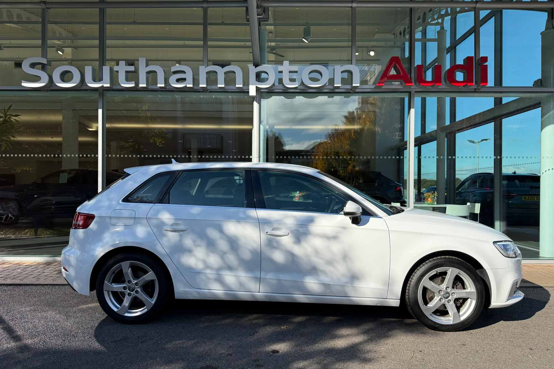 Audi A3 thumbnail image number 2
