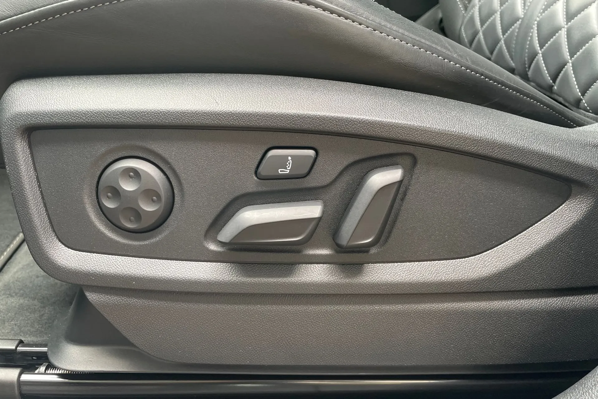 Audi Q5 thumbnail image number 5