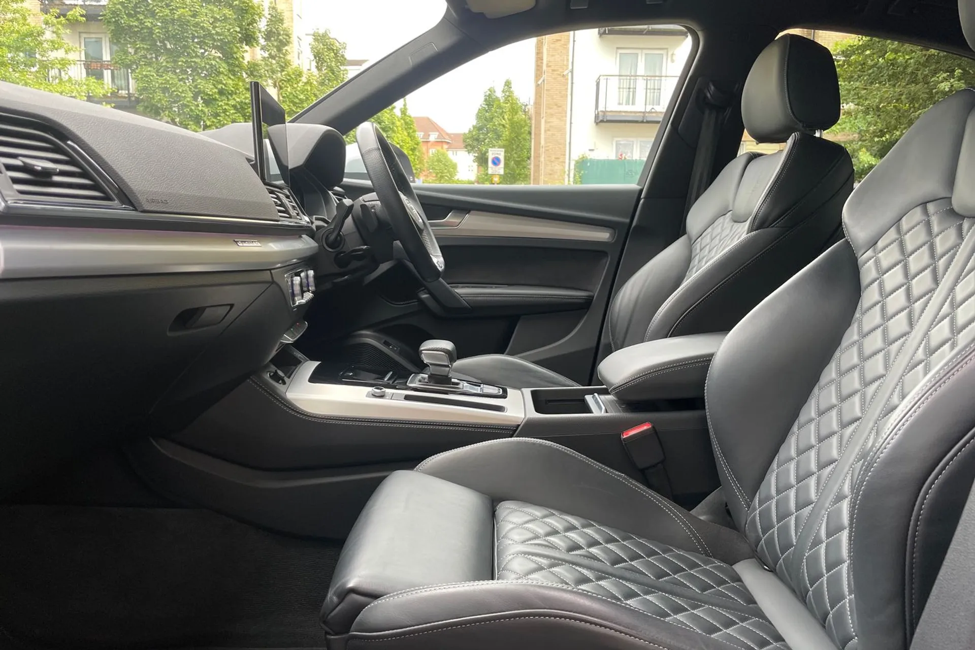 Audi Q5 thumbnail image number 28
