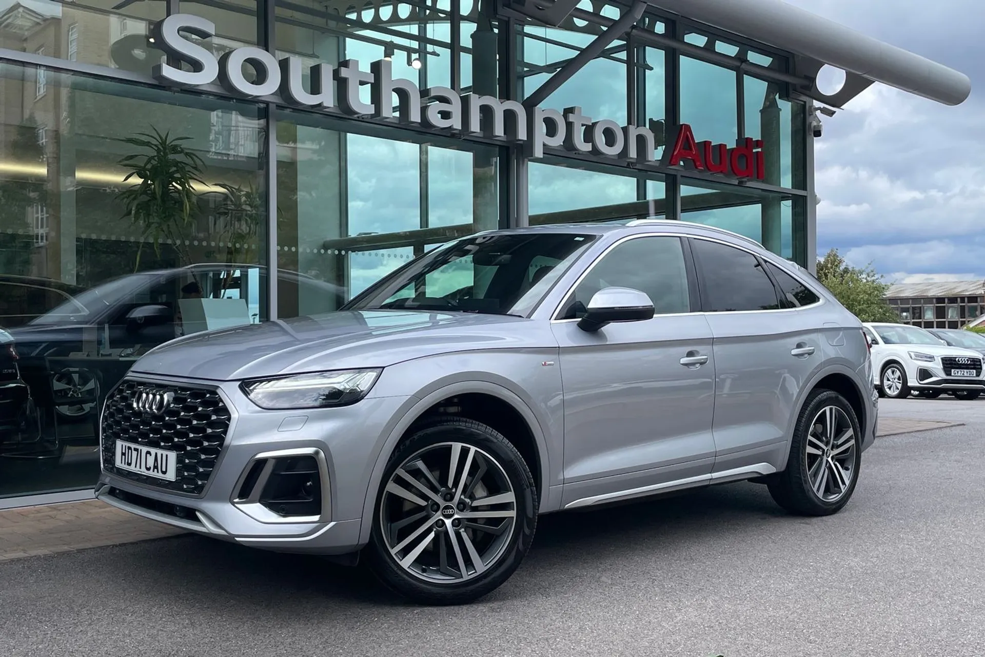 Audi Q5 thumbnail image number 11