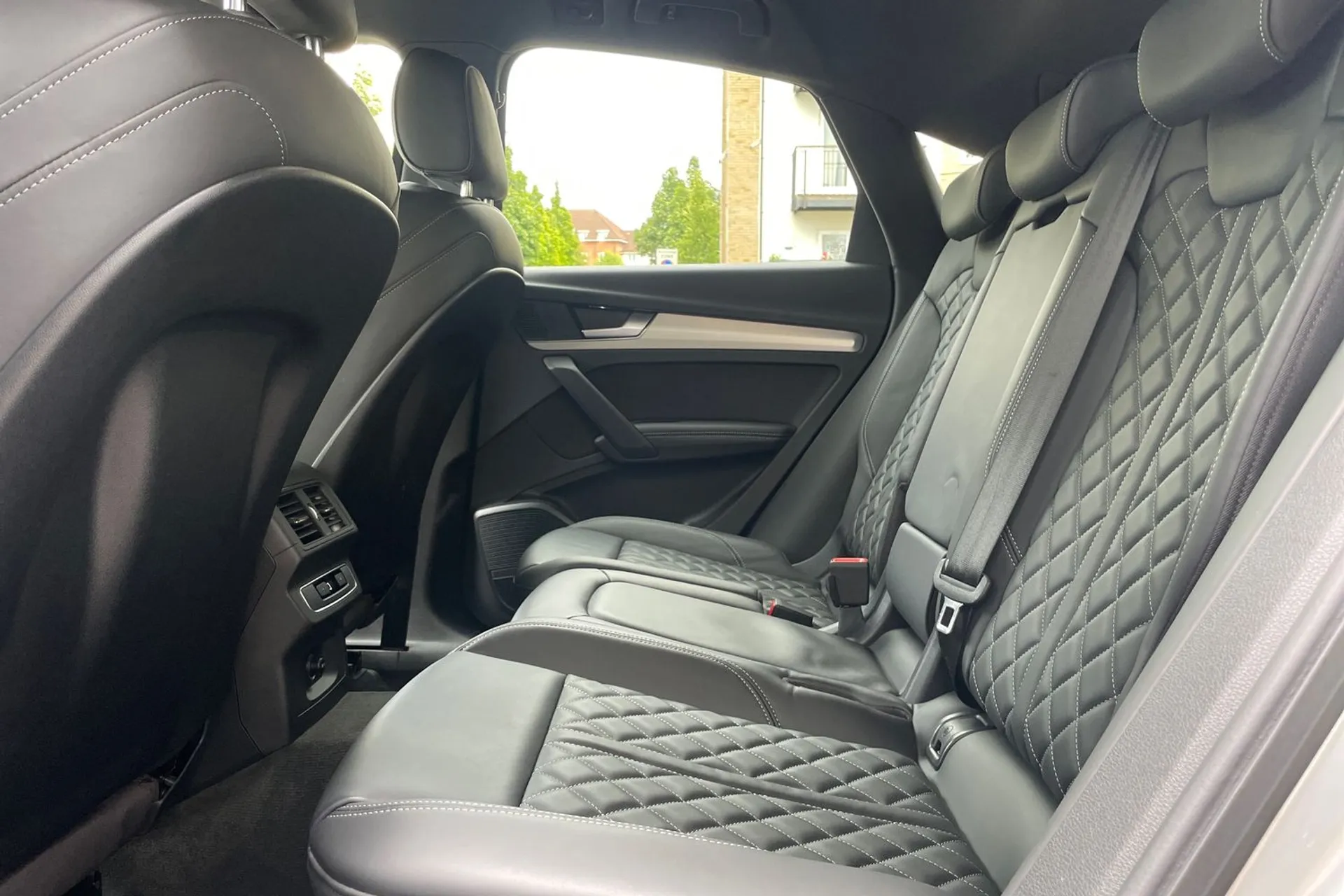 Audi Q5 thumbnail image number 29