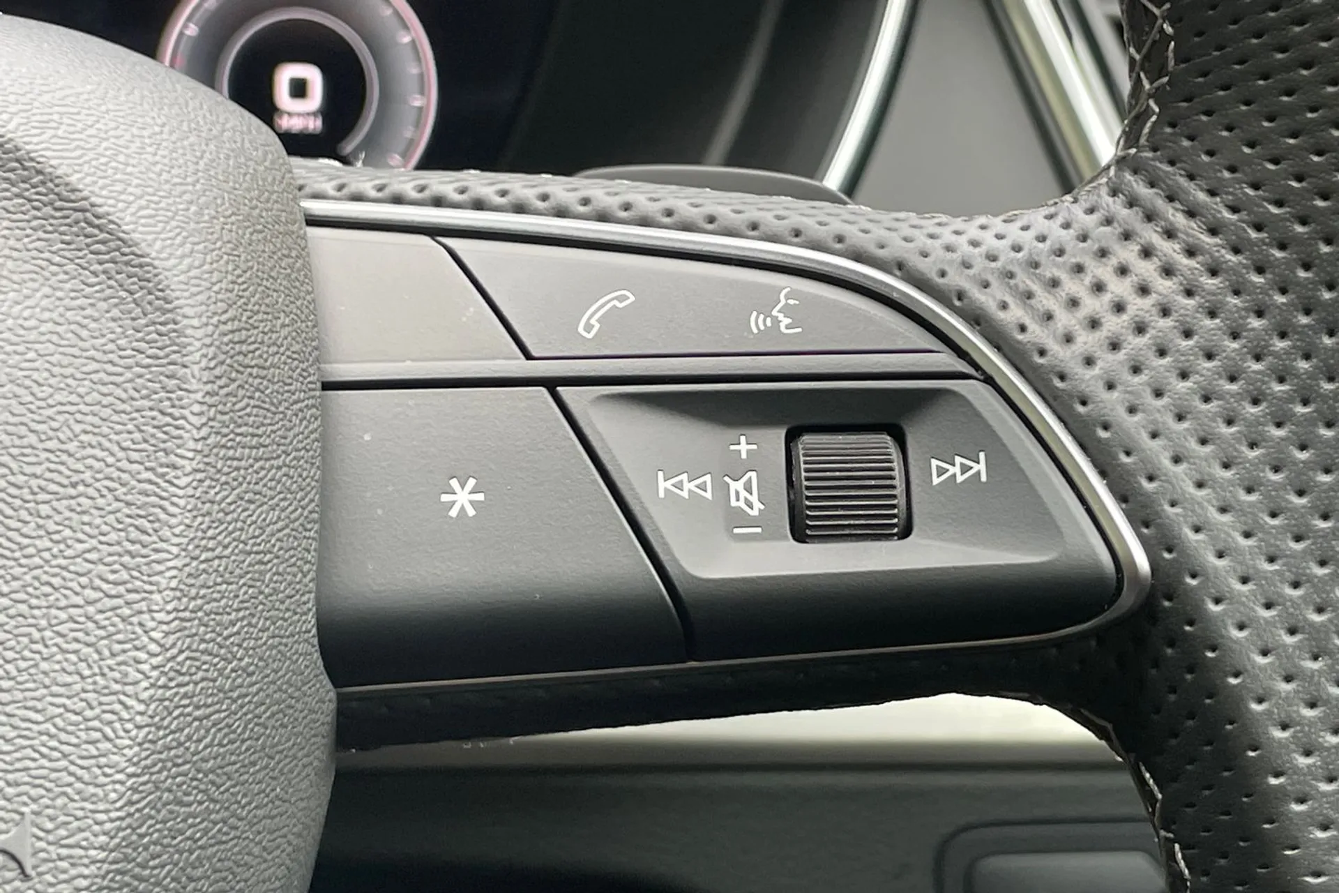 Audi Q5 thumbnail image number 36
