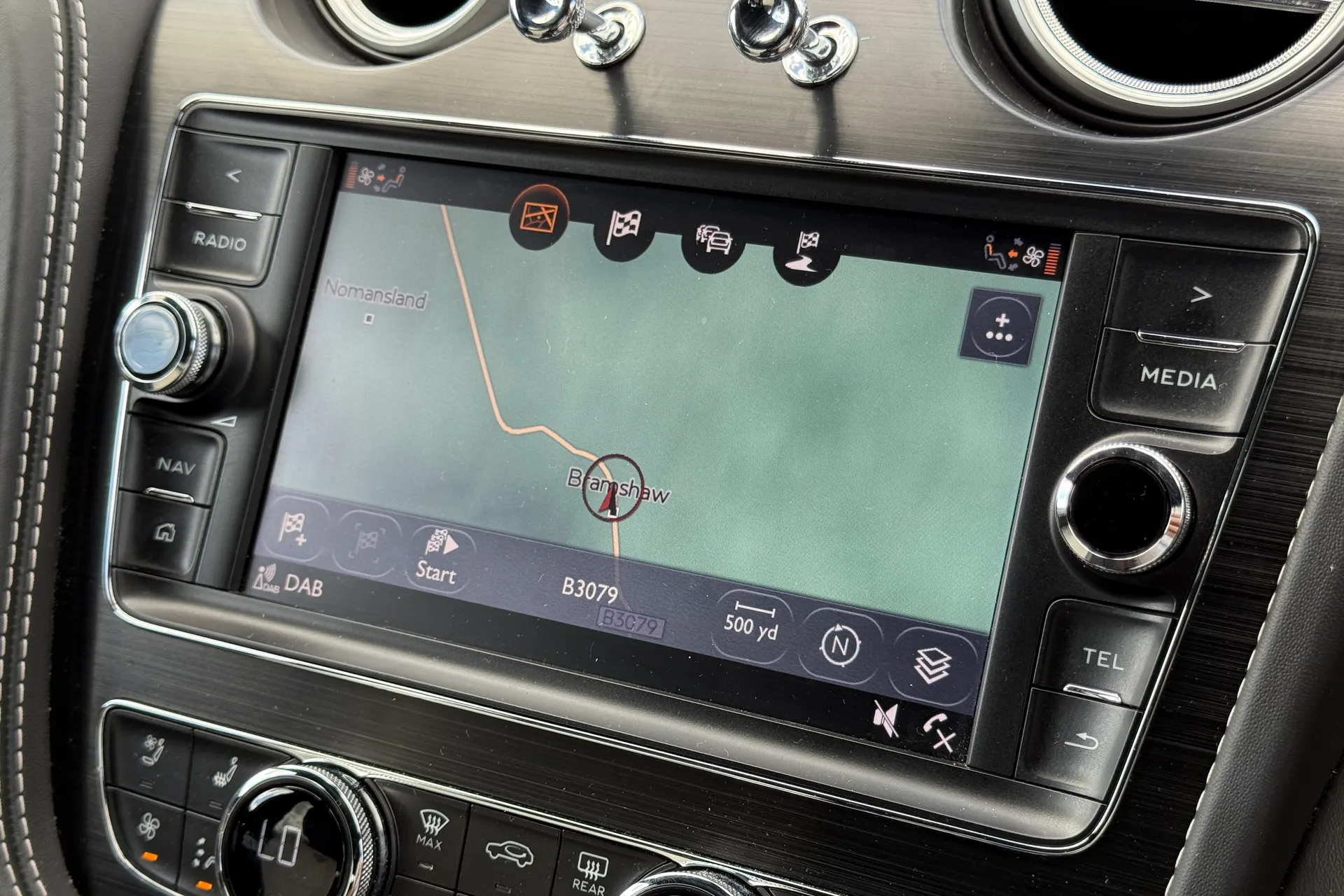 Bentley BENTAYGA V8 D AUTO thumbnail image number 46