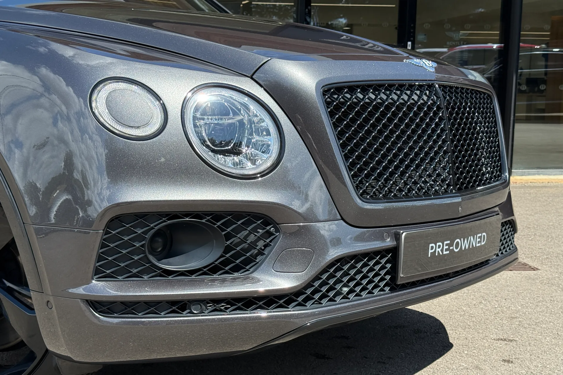 Bentley BENTAYGA V8 D AUTO thumbnail image number 9