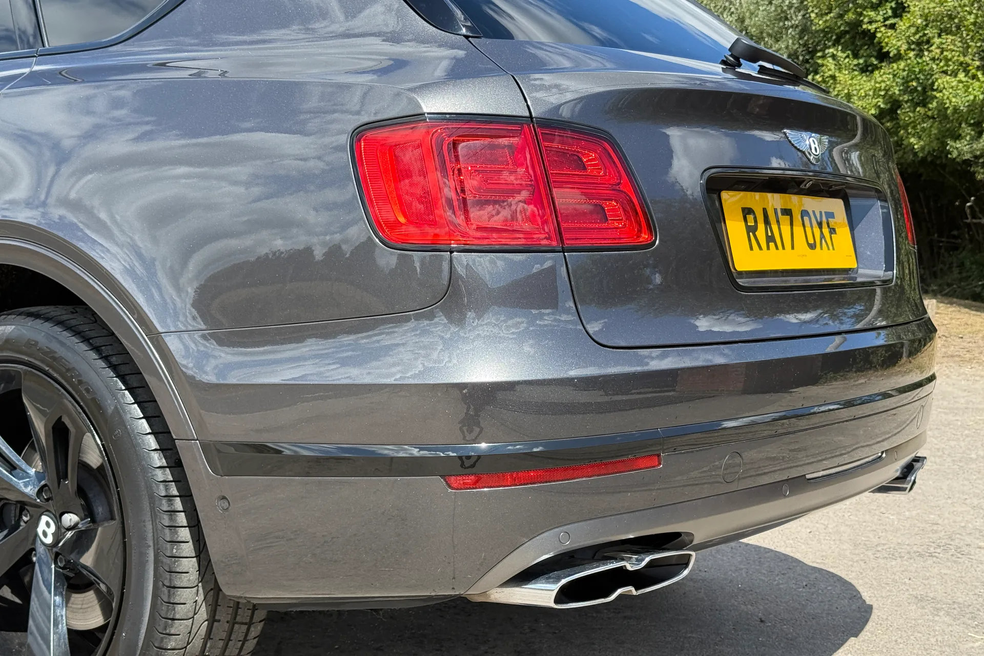 Bentley BENTAYGA V8 D AUTO thumbnail image number 14