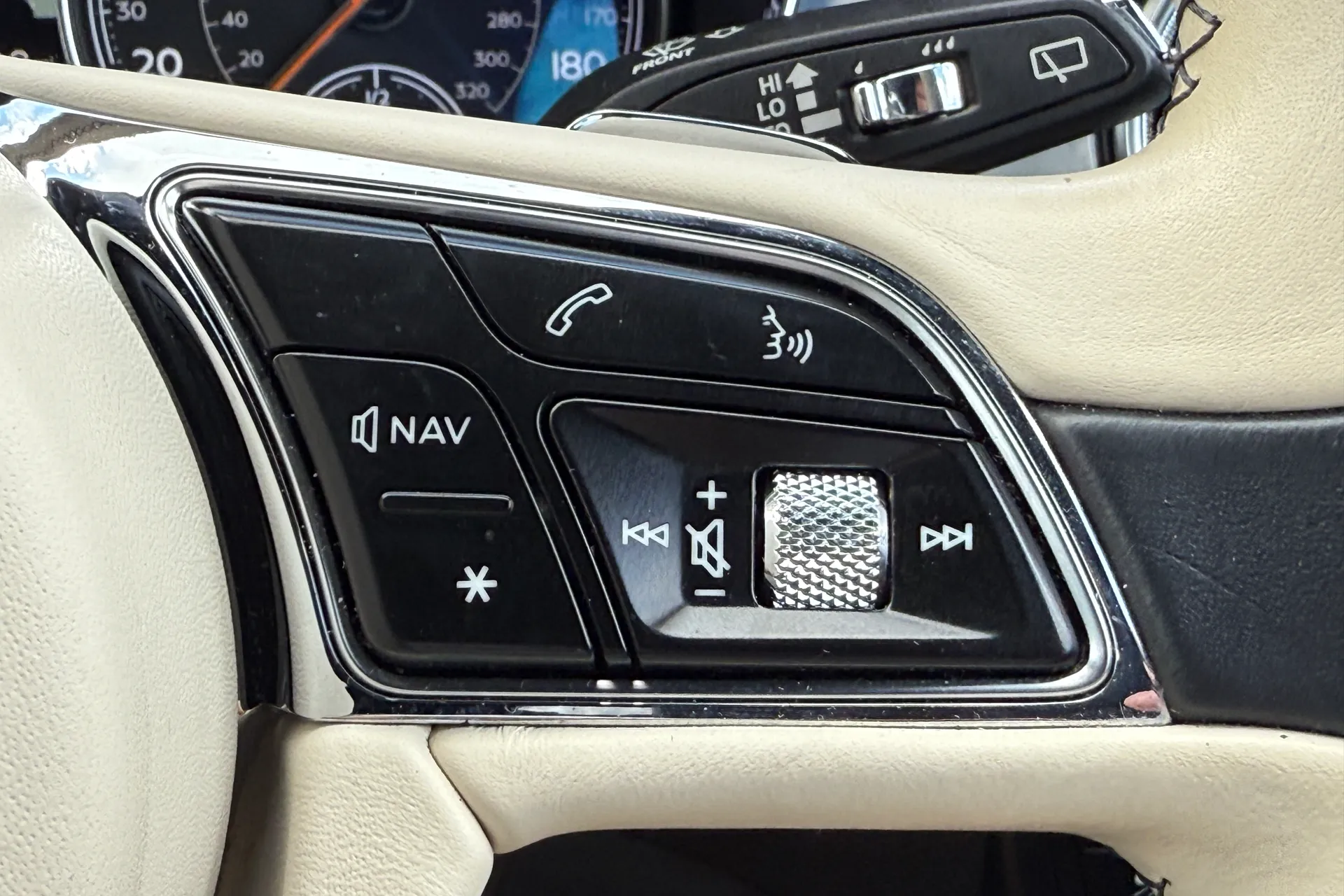 Bentley BENTAYGA V8 D AUTO thumbnail image number 52