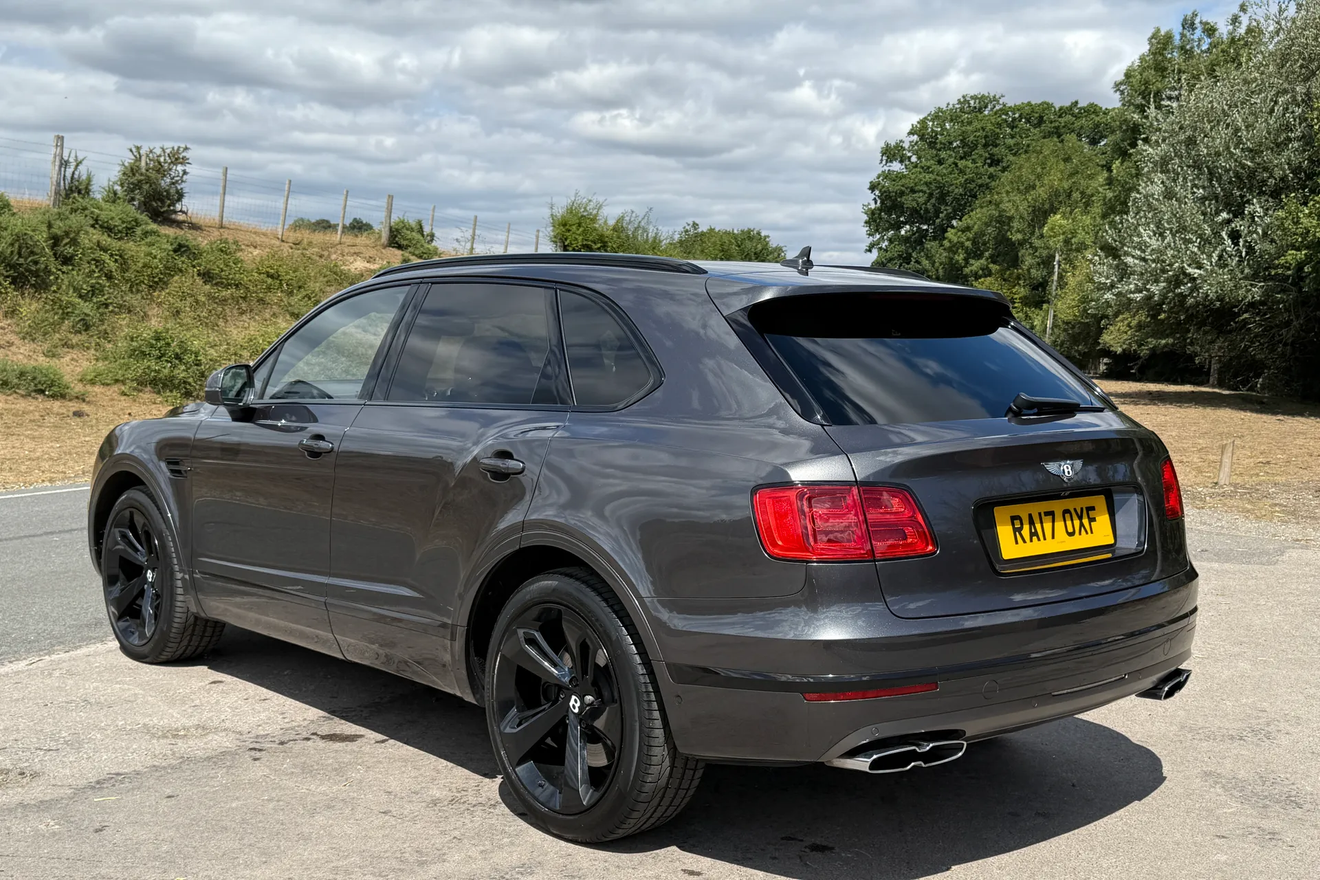 Bentley BENTAYGA V8 D AUTO thumbnail image number 13
