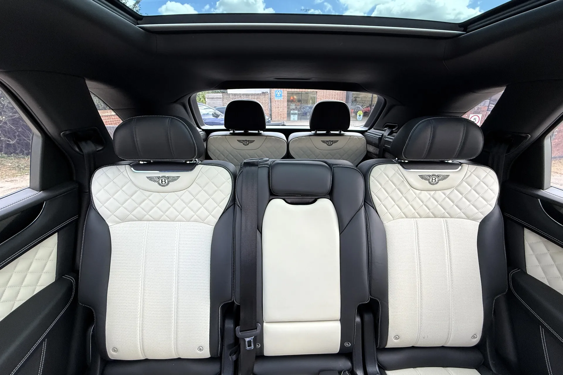 Bentley BENTAYGA V8 D AUTO thumbnail image number 58