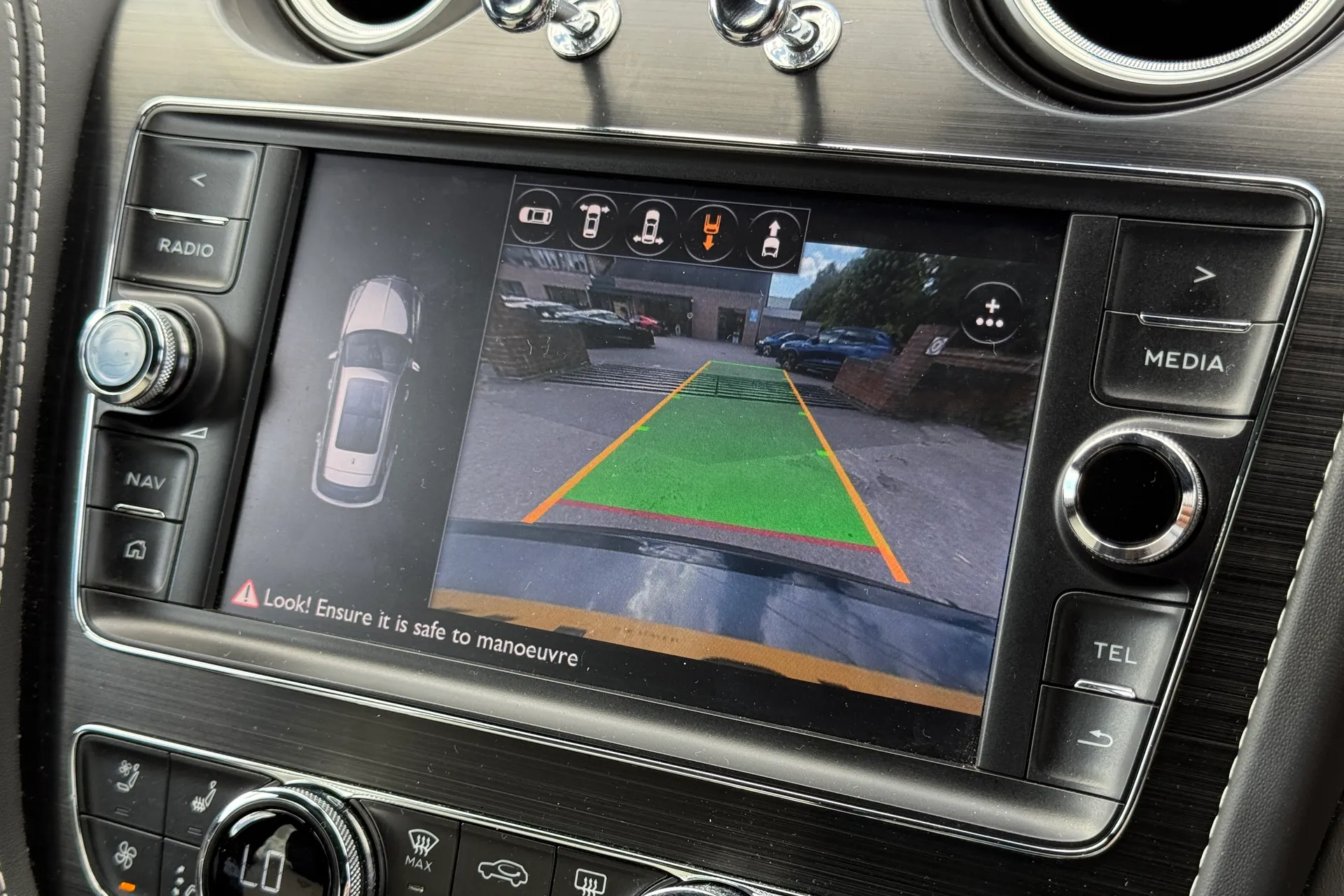 Bentley BENTAYGA V8 D AUTO thumbnail image number 47