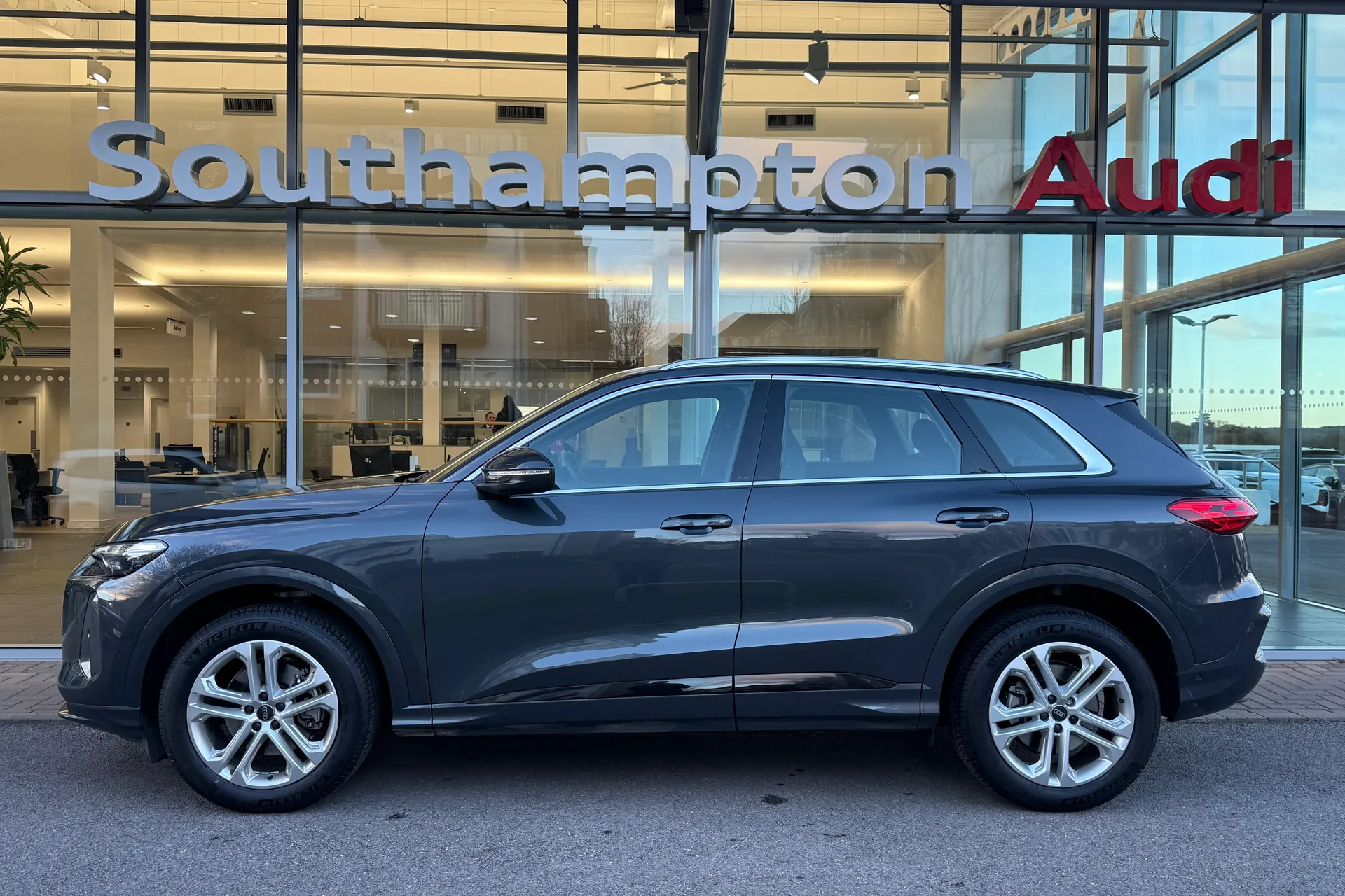 Audi Q5 thumbnail image number 52