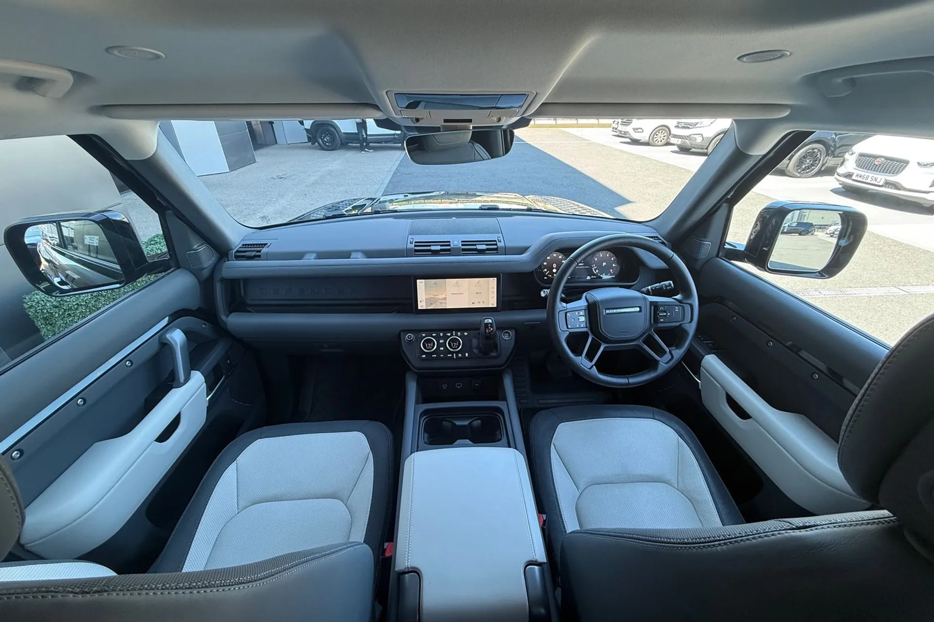 LAND ROVER DEFENDER thumbnail image number 3