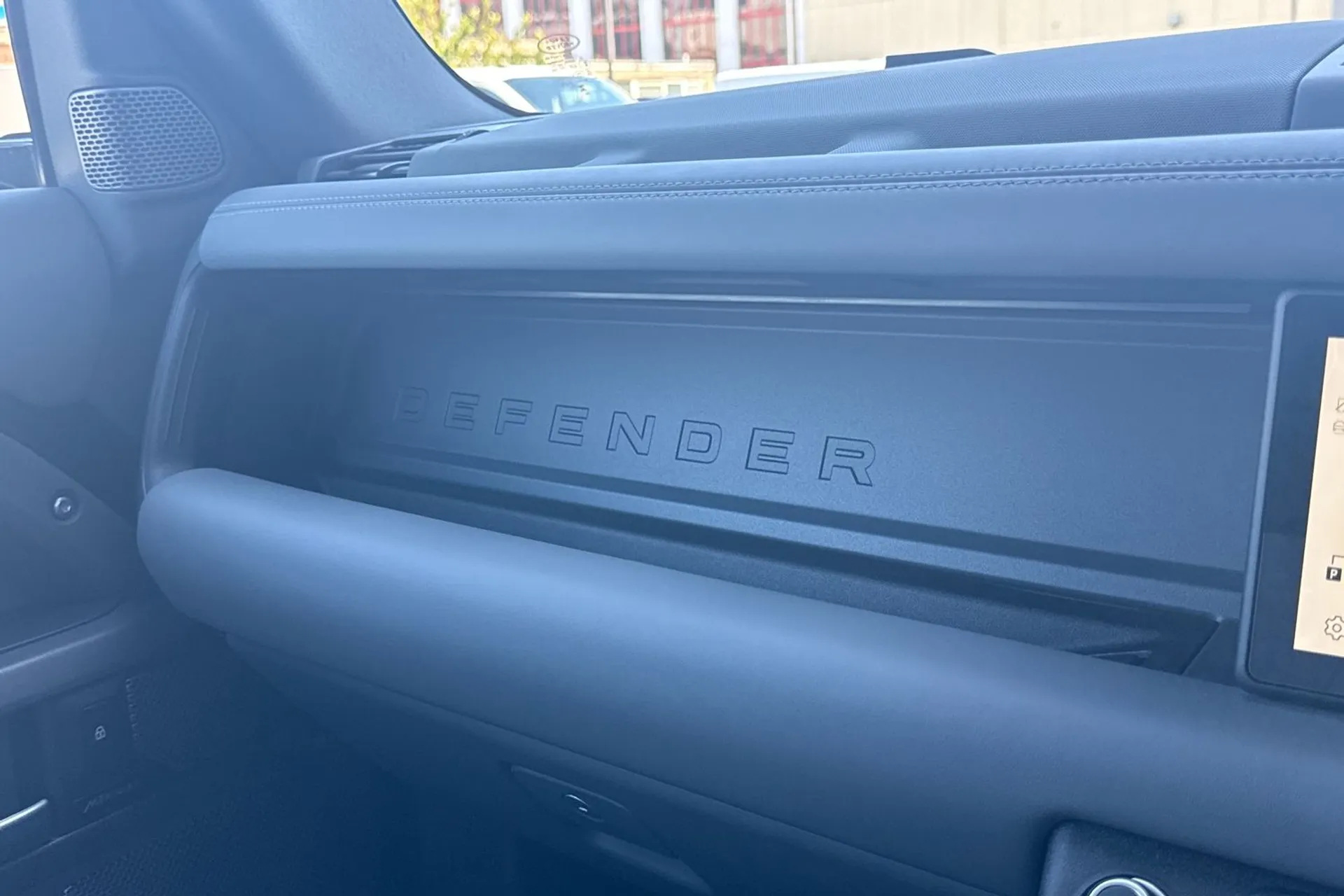 LAND ROVER DEFENDER thumbnail image number 34
