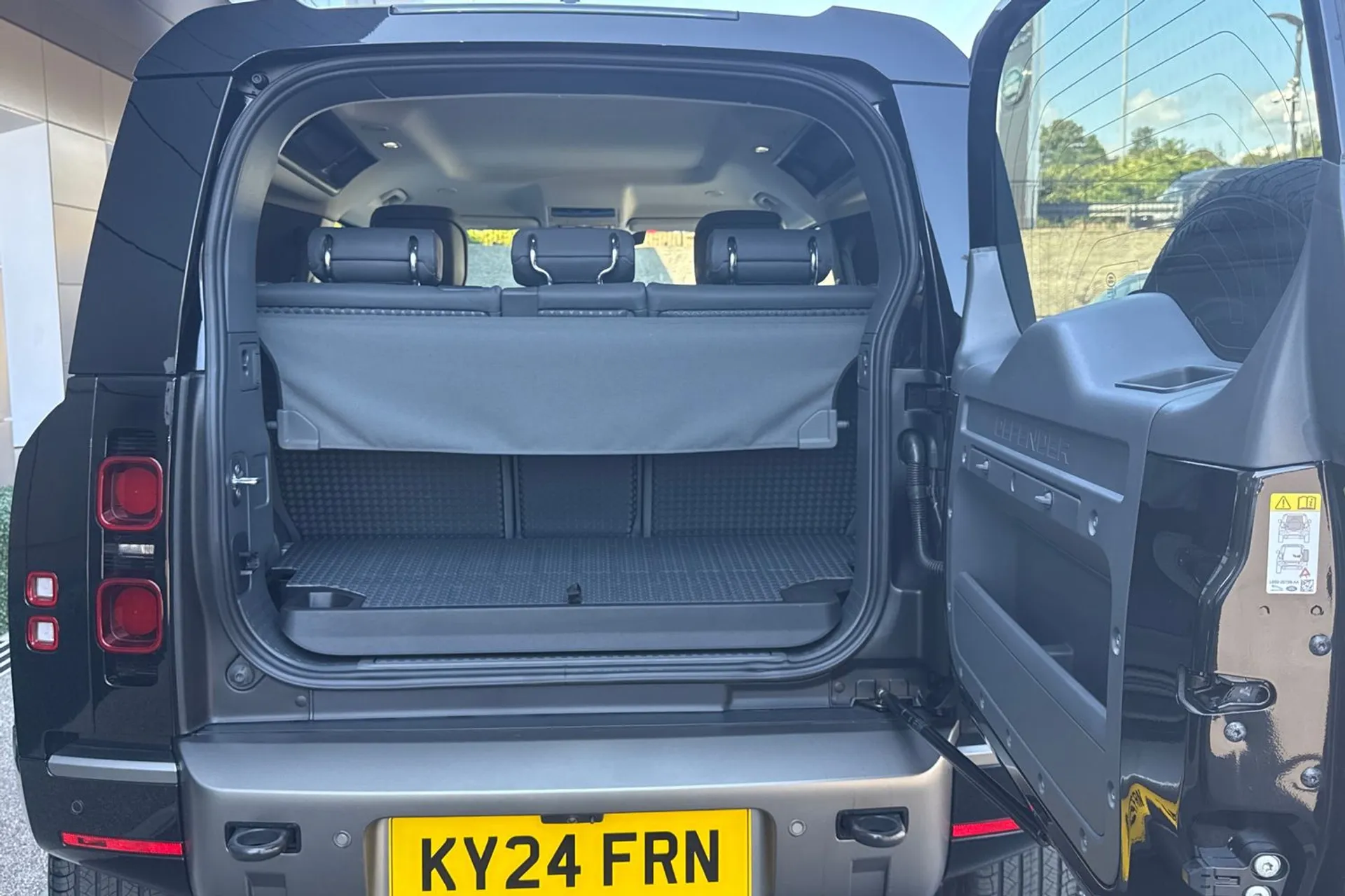 LAND ROVER DEFENDER thumbnail image number 48
