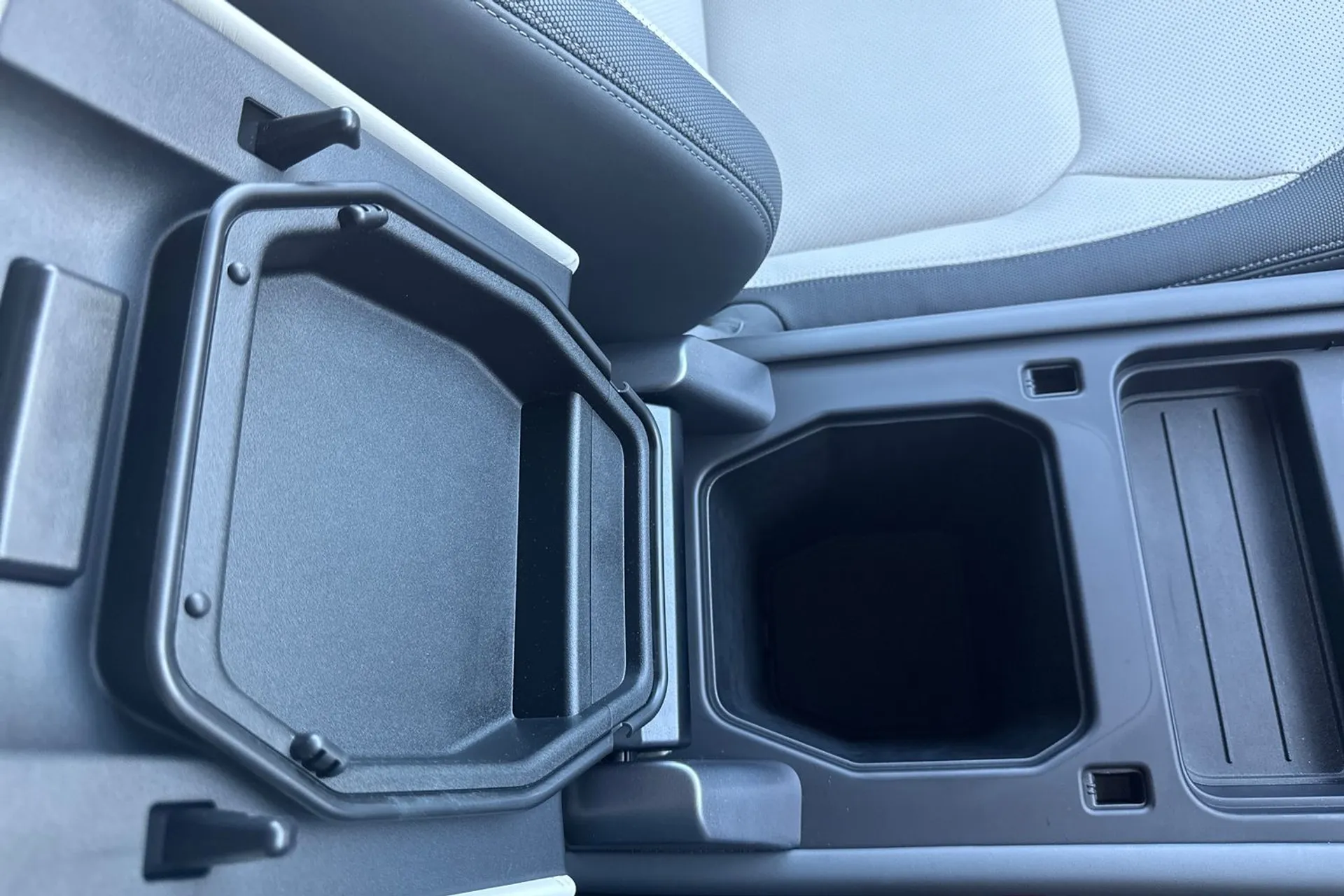 LAND ROVER DEFENDER thumbnail image number 59