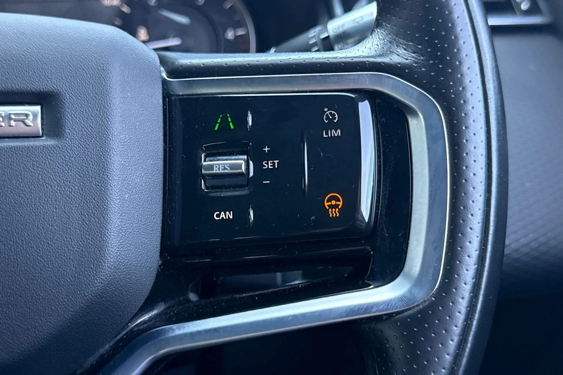 LAND ROVER RANGE ROVER VELAR thumbnail image number 52