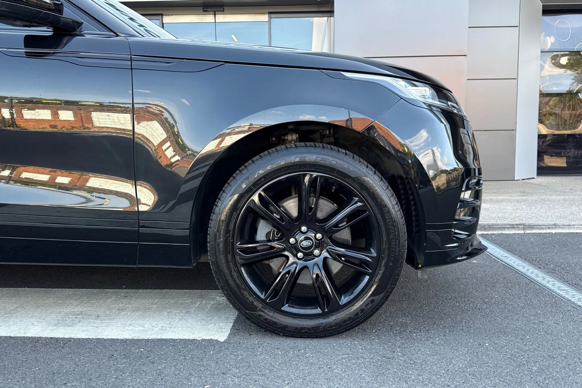LAND ROVER RANGE ROVER VELAR thumbnail image number 22