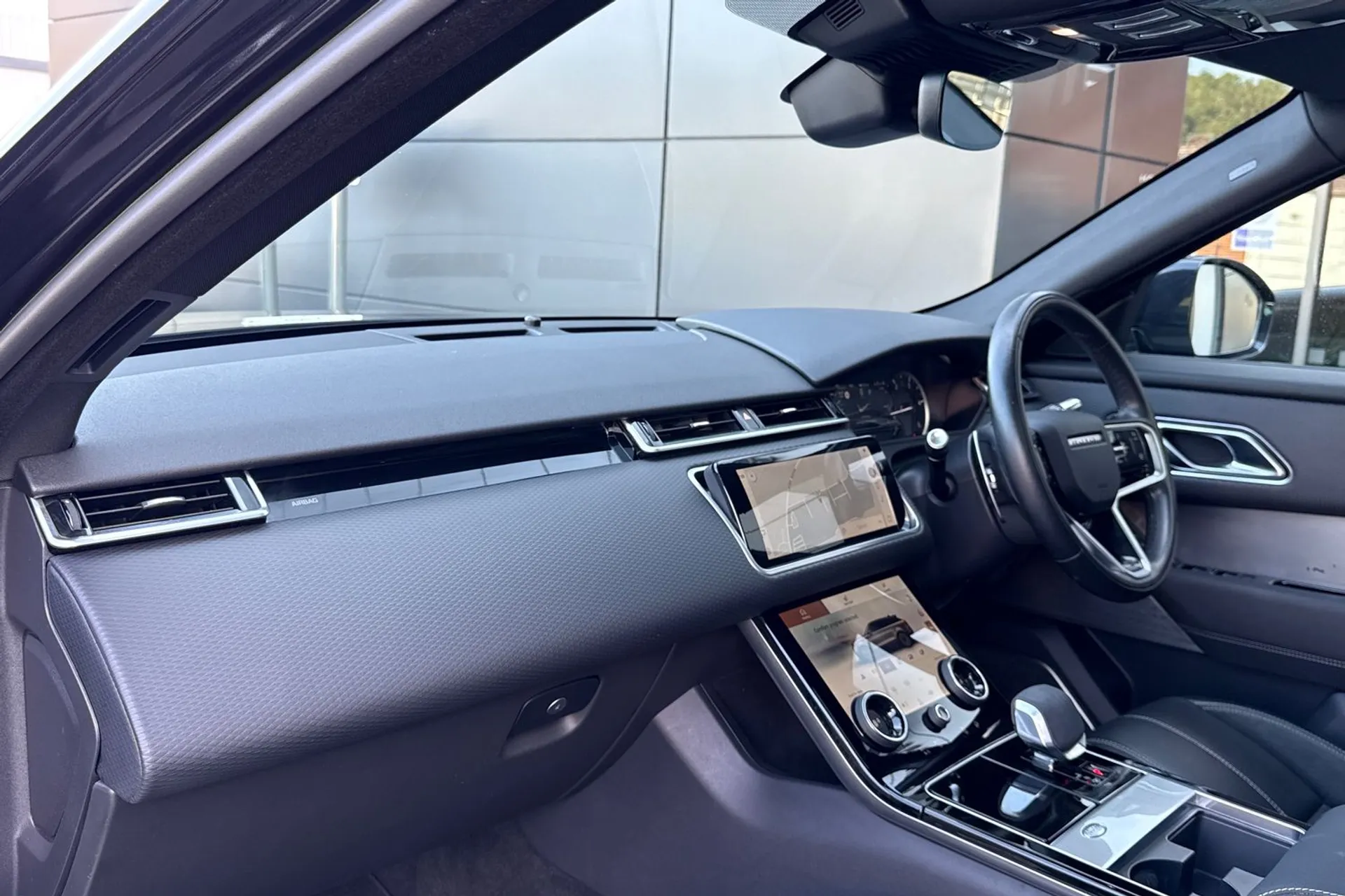 LAND ROVER RANGE ROVER VELAR thumbnail image number 41