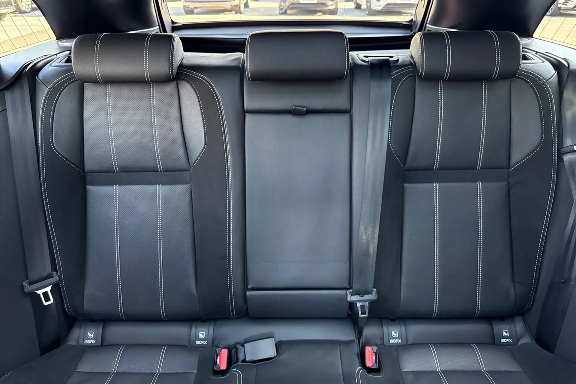 LAND ROVER RANGE ROVER VELAR thumbnail image number 39