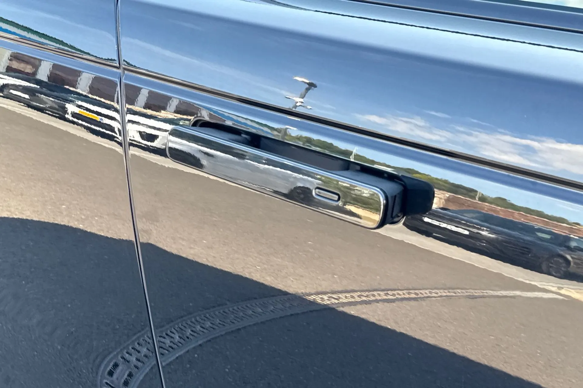 LAND ROVER RANGE ROVER VELAR thumbnail image number 28