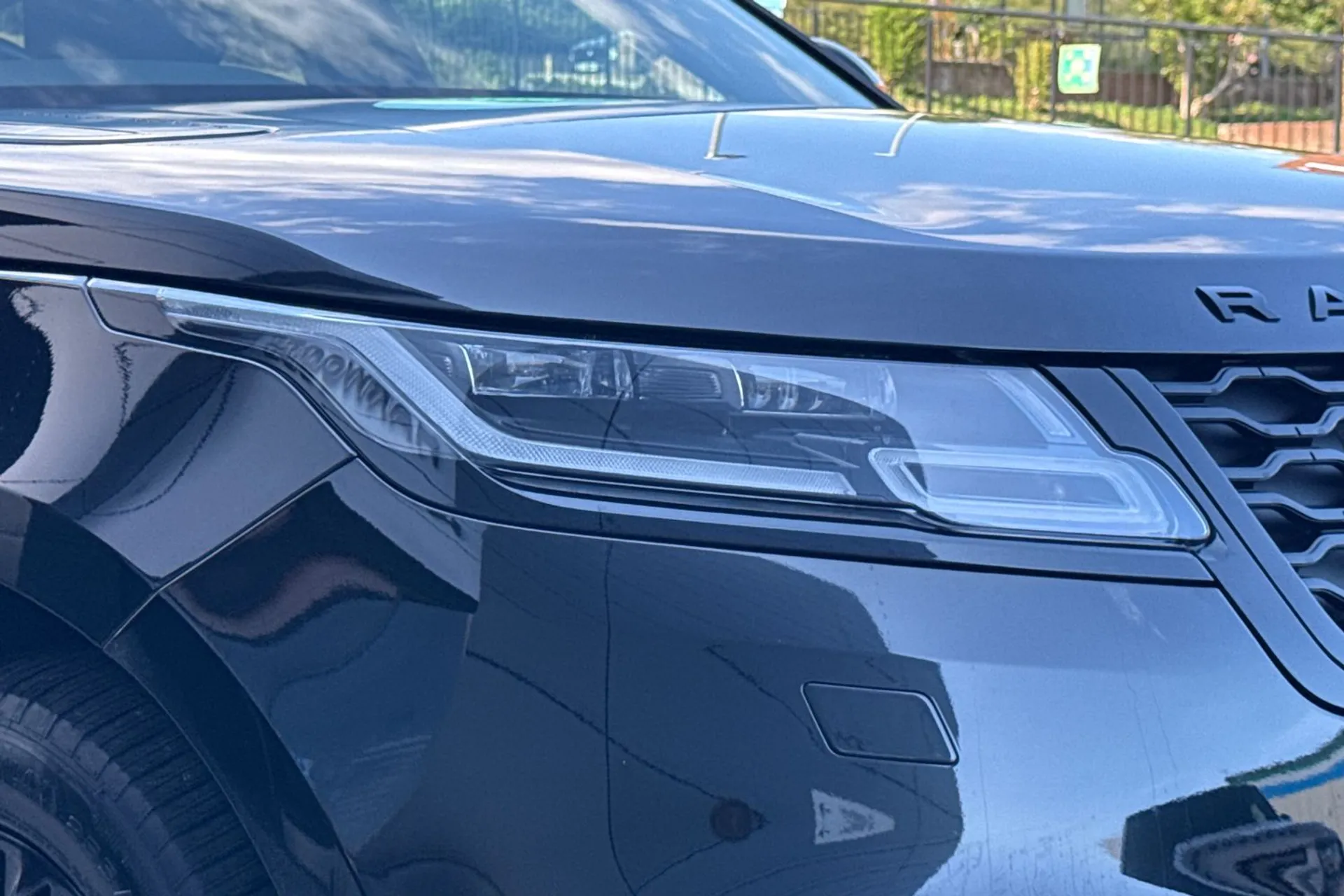 LAND ROVER RANGE ROVER VELAR thumbnail image number 24