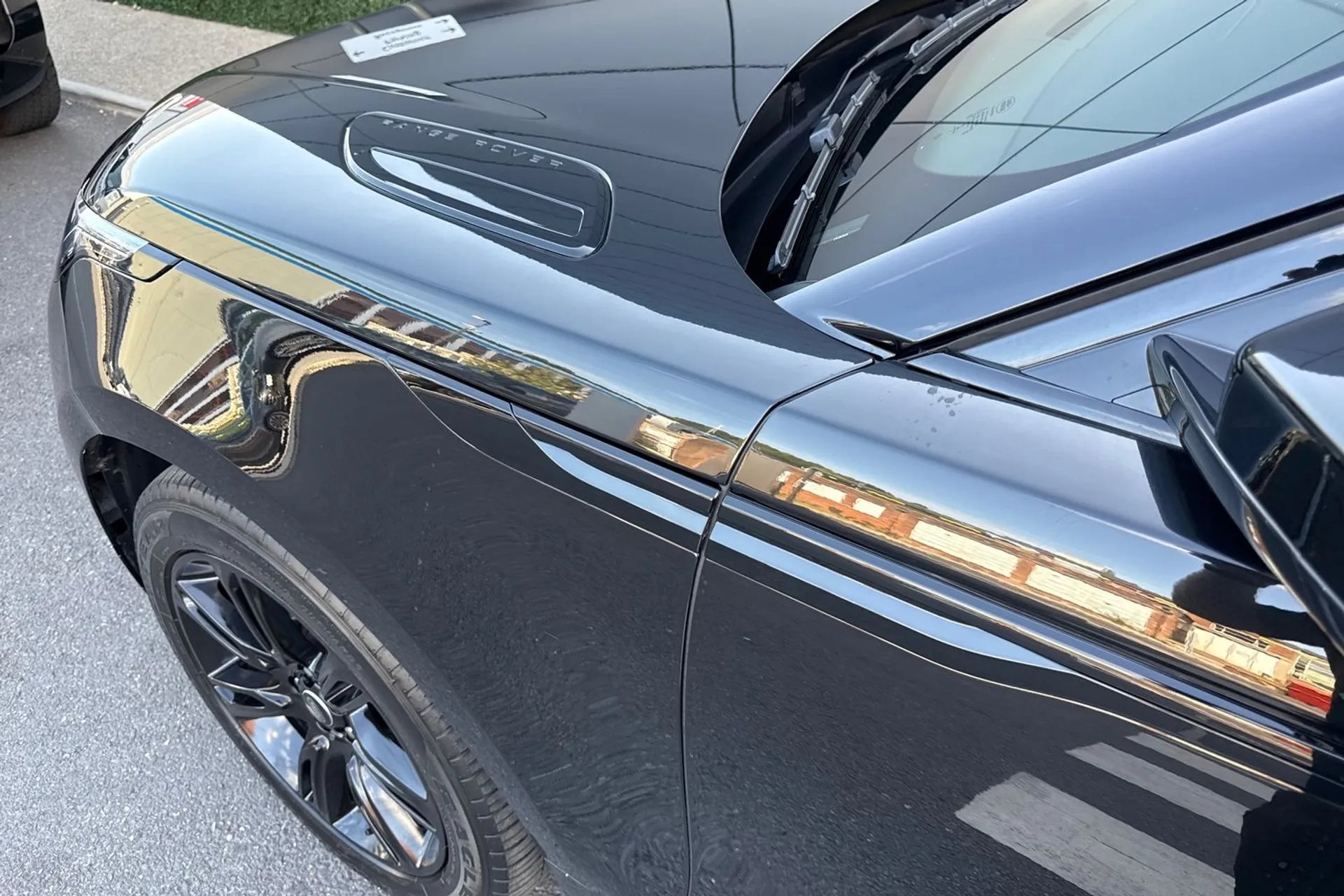 LAND ROVER RANGE ROVER VELAR thumbnail image number 29